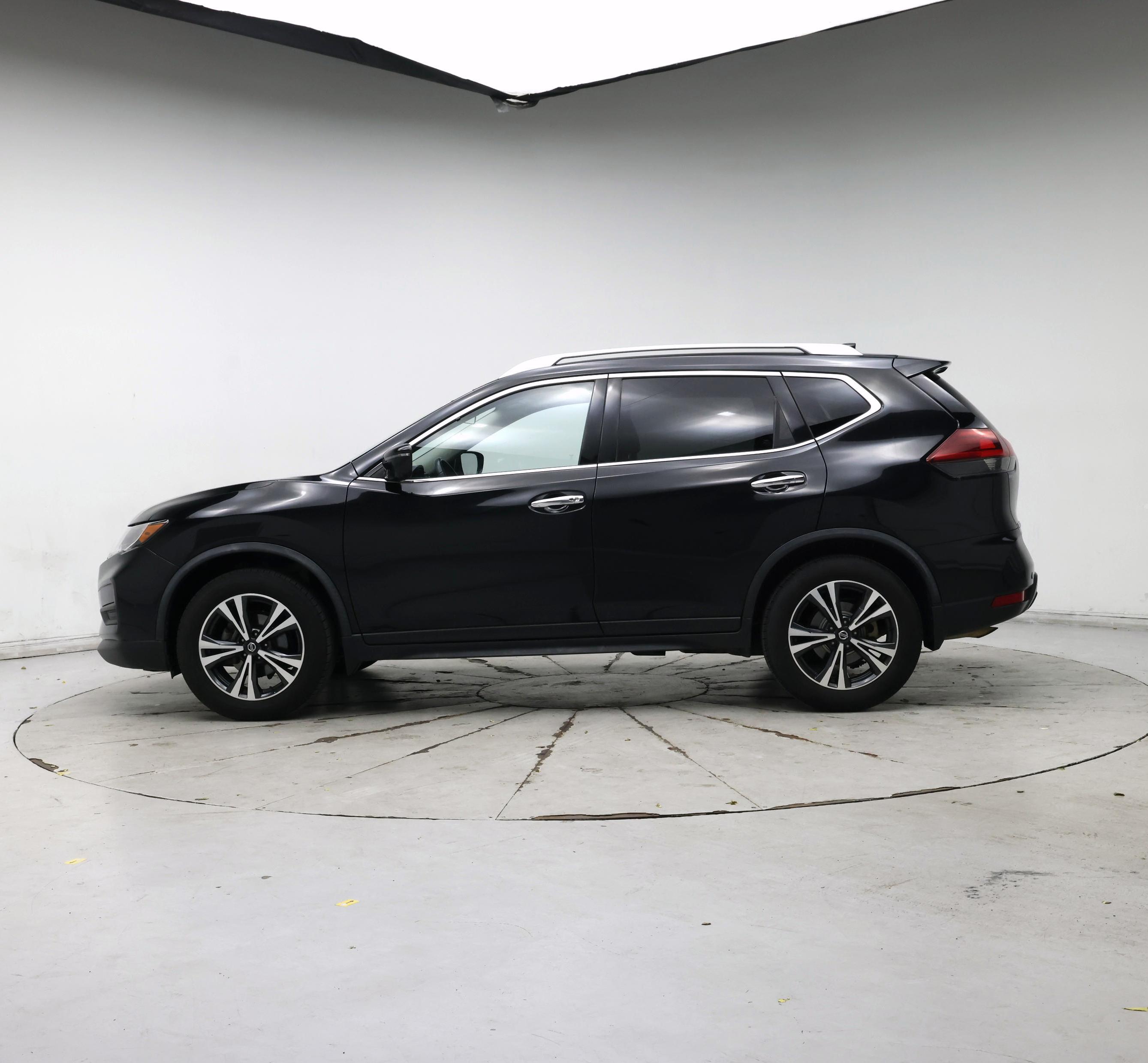 Thumbnail: 2020 Nissan Rogue - 3