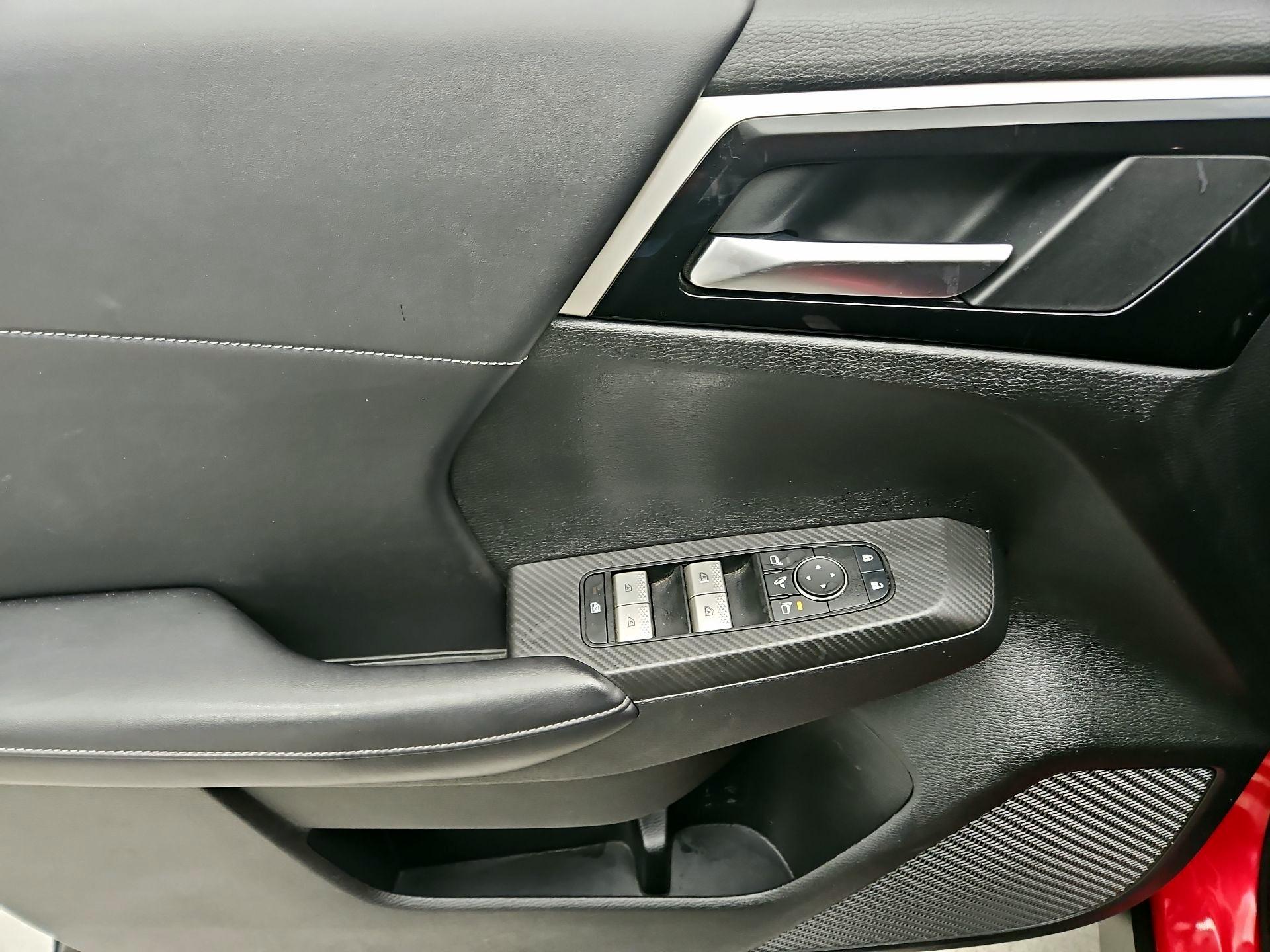 Thumbnail: 2024 Mitsubishi Outlander - 12