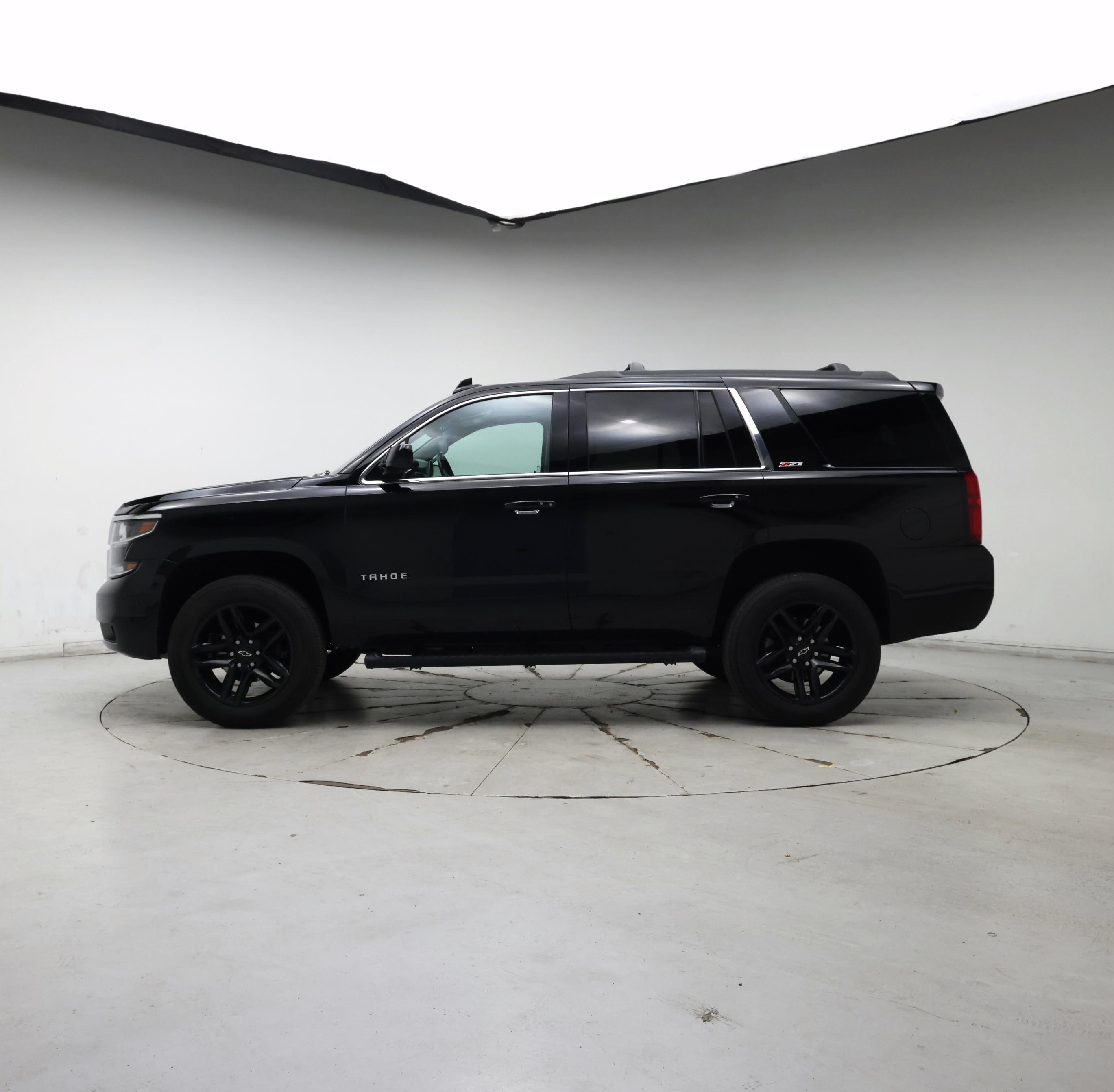 Thumbnail: 2020 Chevrolet Tahoe - 3