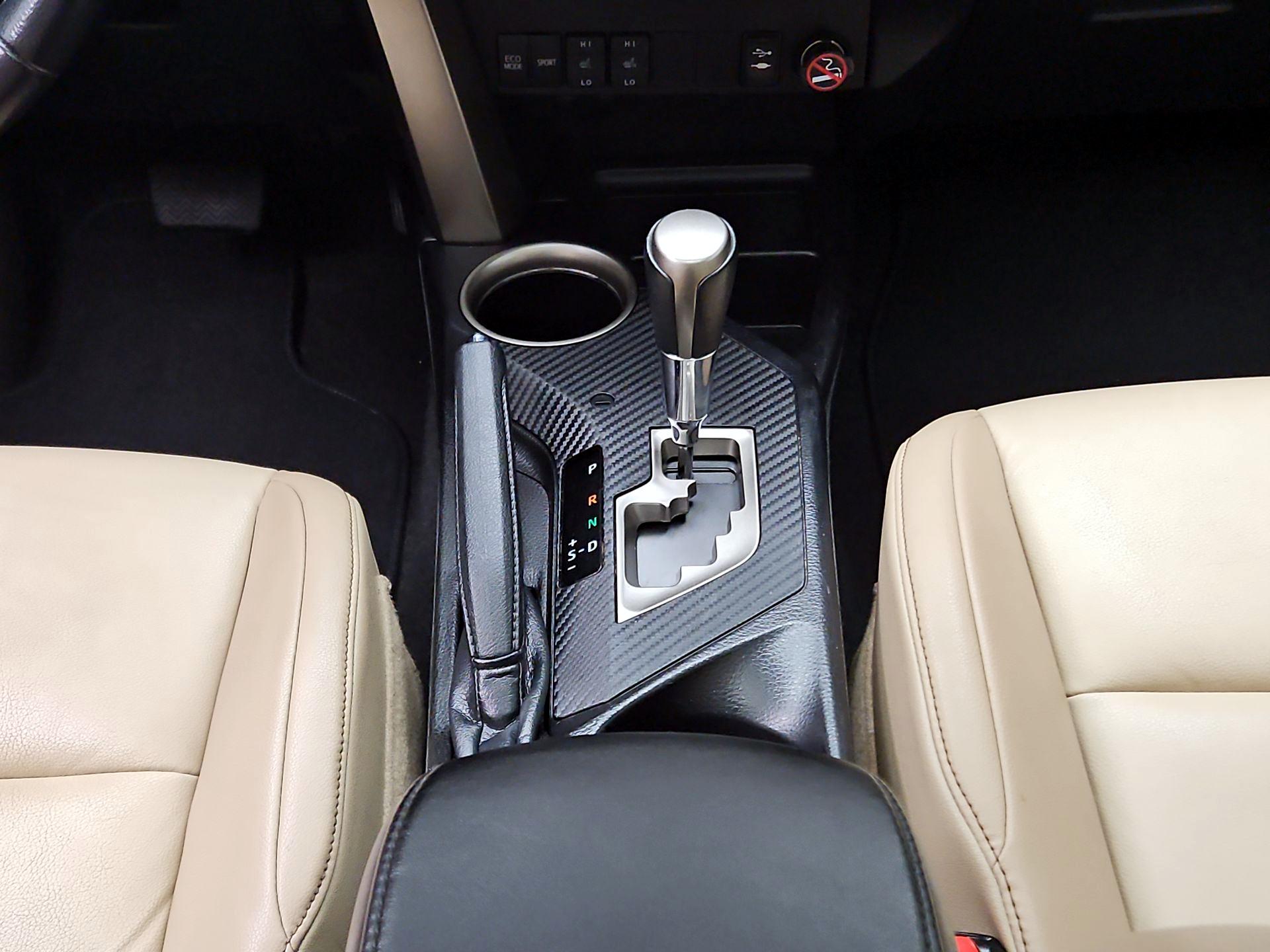 Thumbnail: 2015 Toyota RAV4 - 18