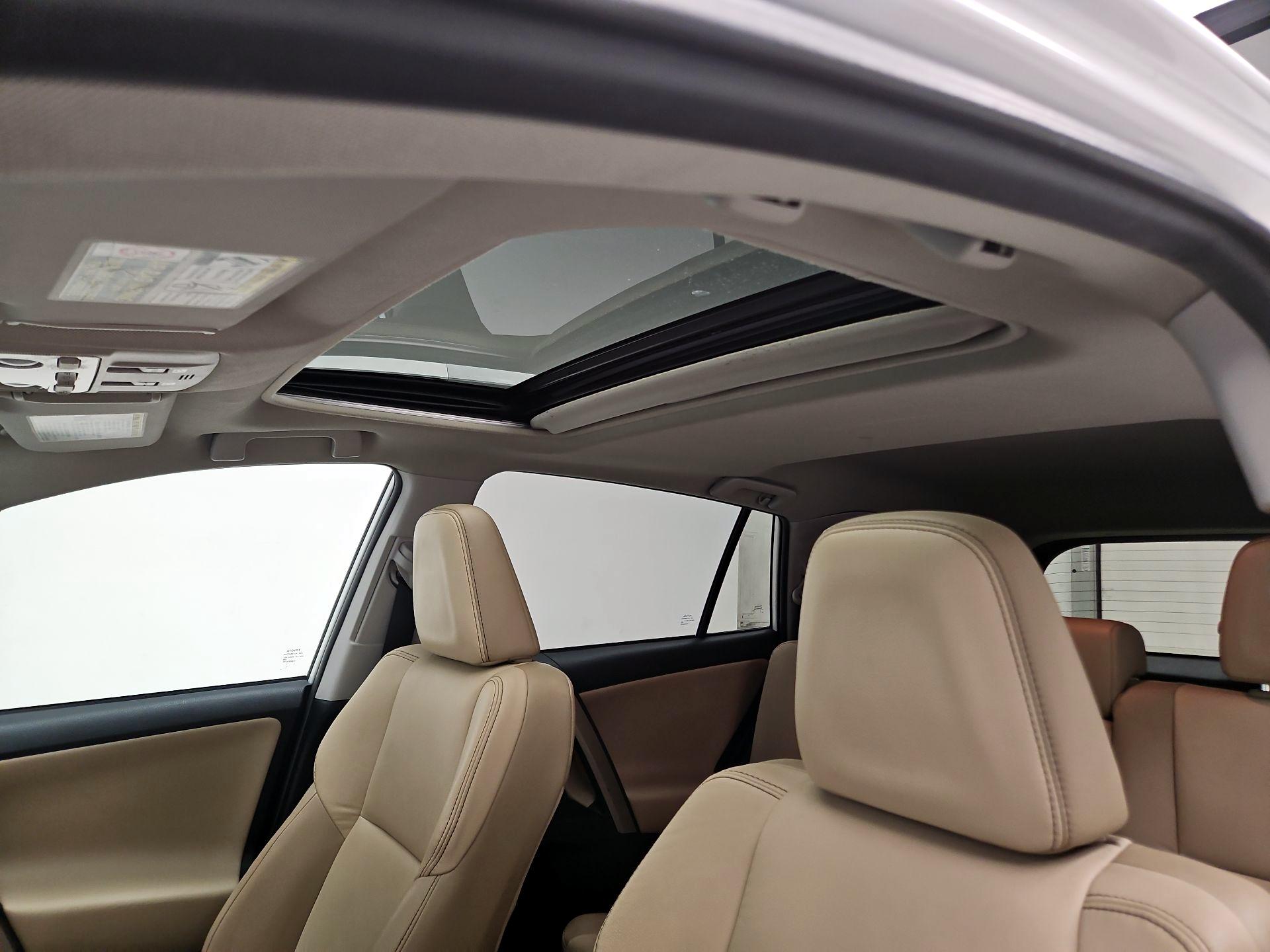 Thumbnail: 2015 Toyota RAV4 - 20
