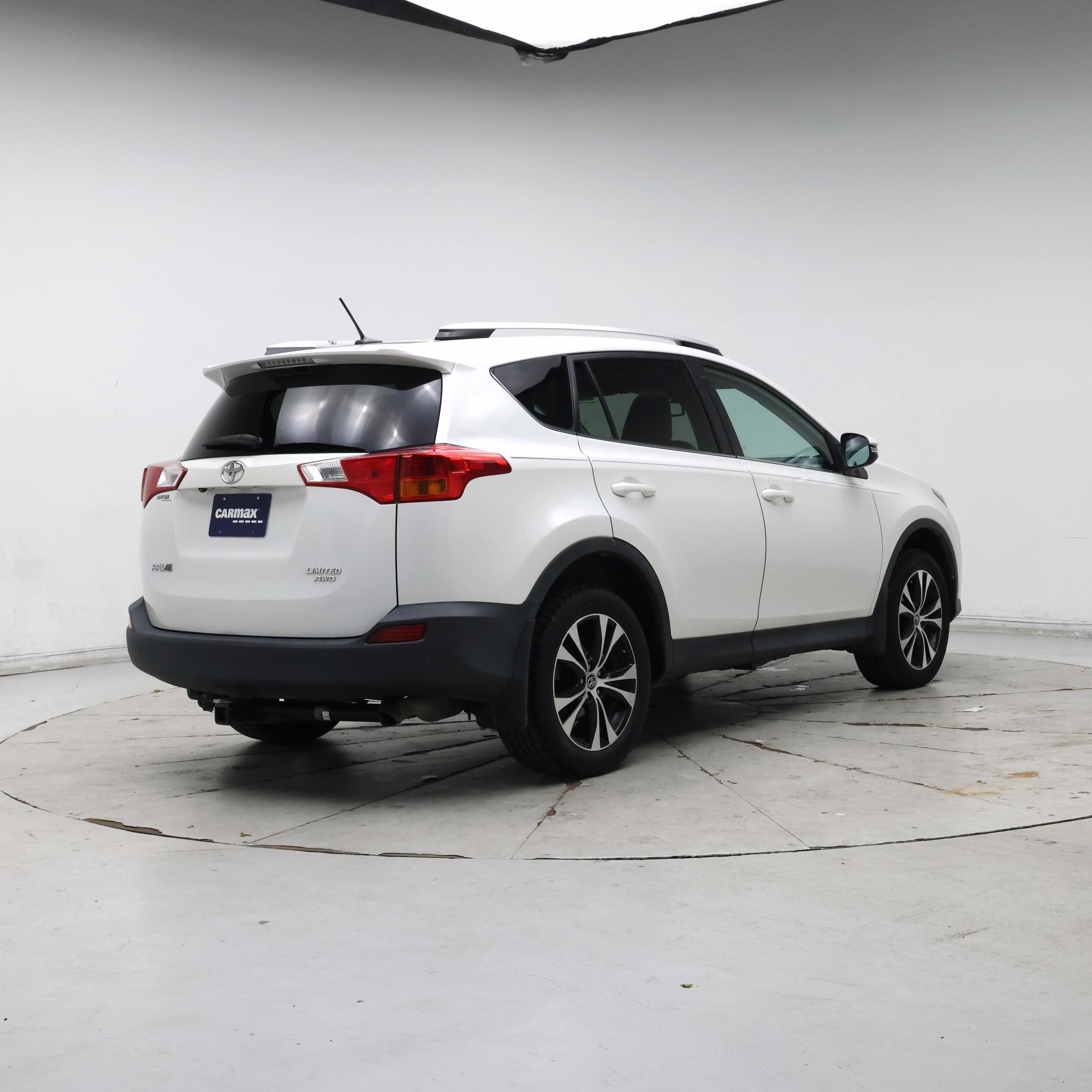 Thumbnail: 2015 Toyota RAV4 - 8