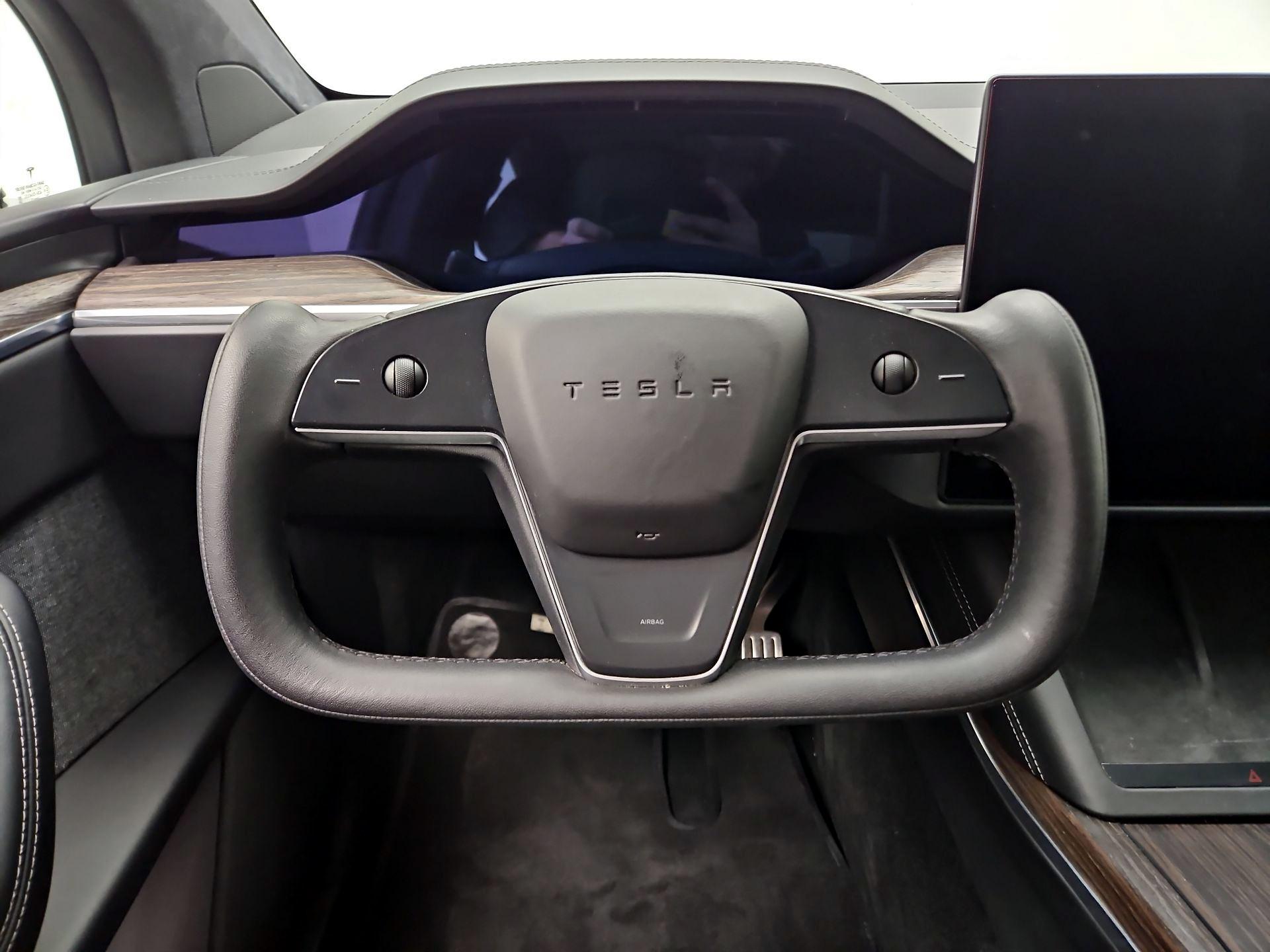 Thumbnail: 2022 Tesla Model X - 10