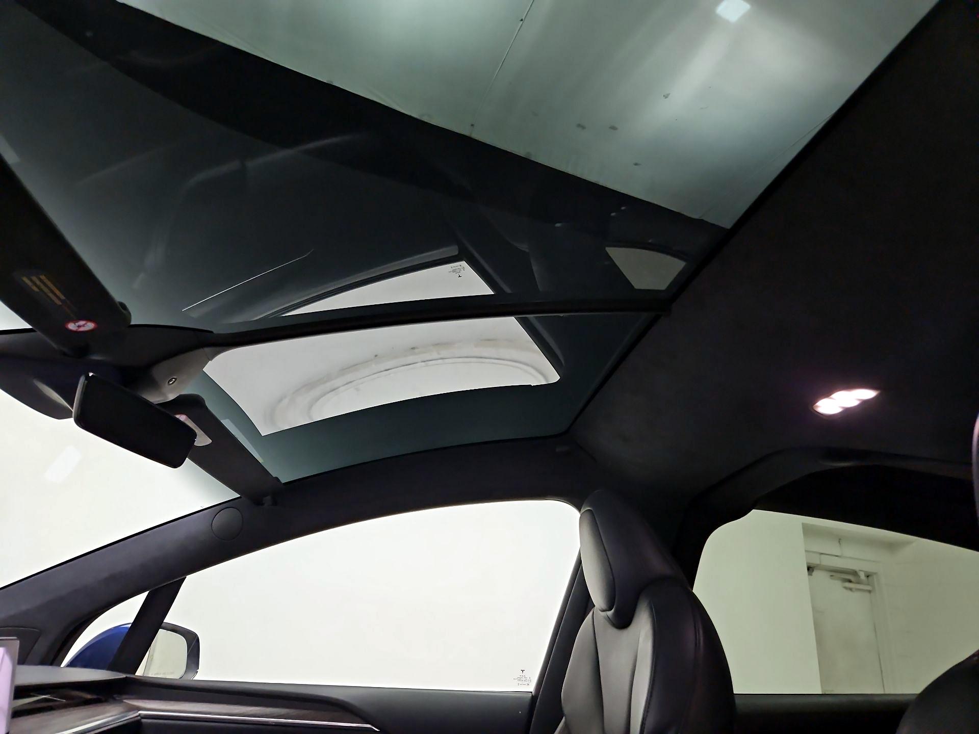 Thumbnail: 2022 Tesla Model X - 18