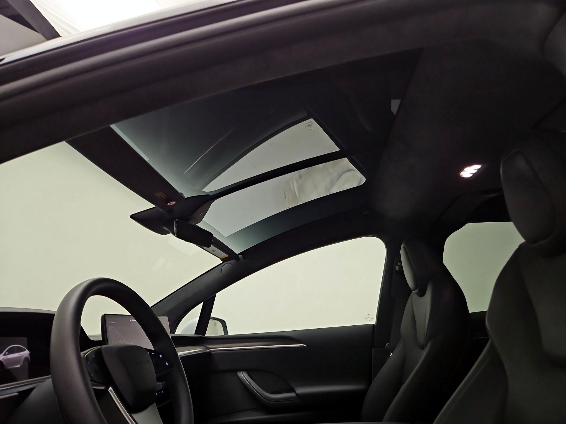 Thumbnail: 2024 Tesla Model X - 18