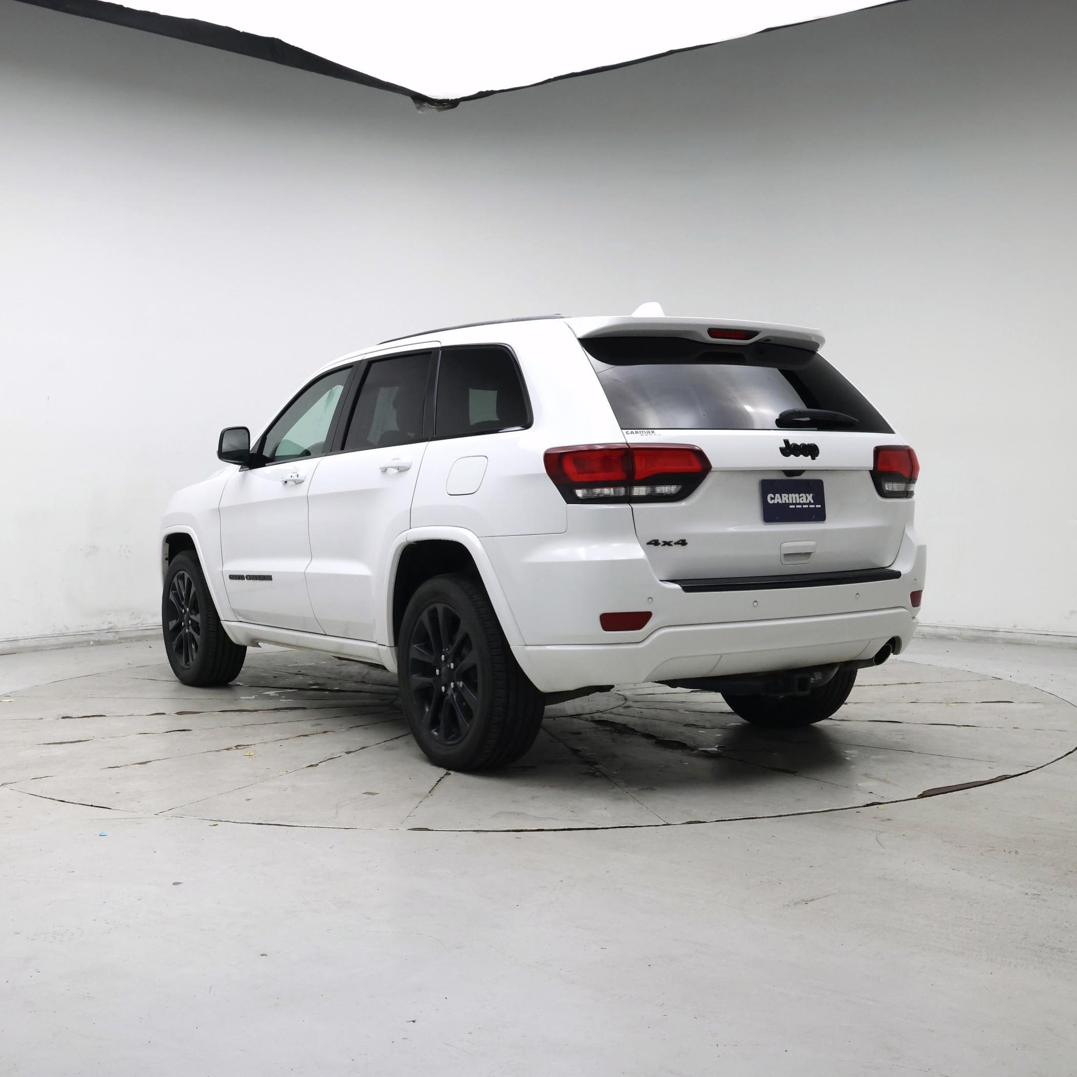 Thumbnail: 2018 Jeep Grand Cherokee - 2