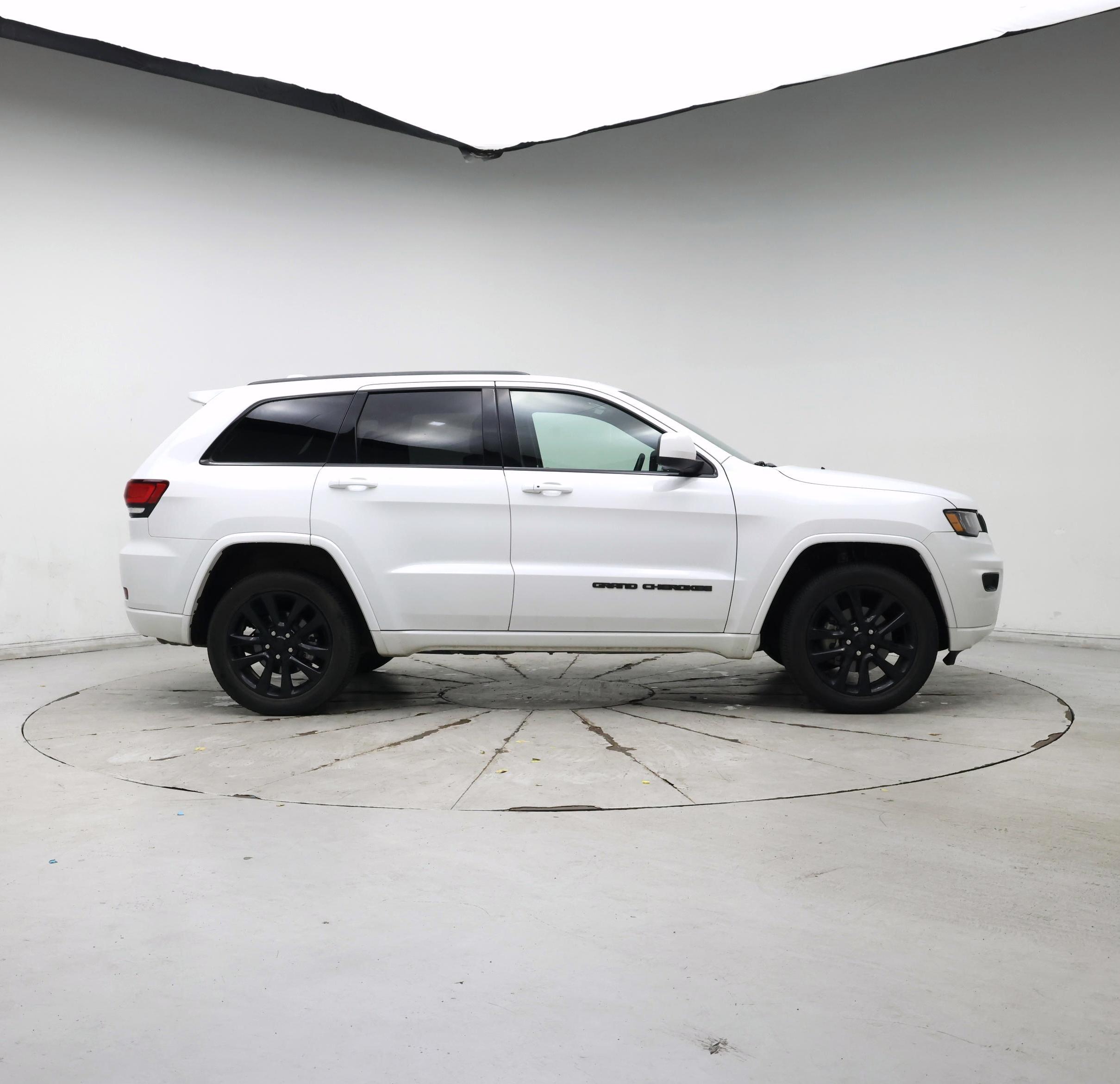 Thumbnail: 2018 Jeep Grand Cherokee - 7