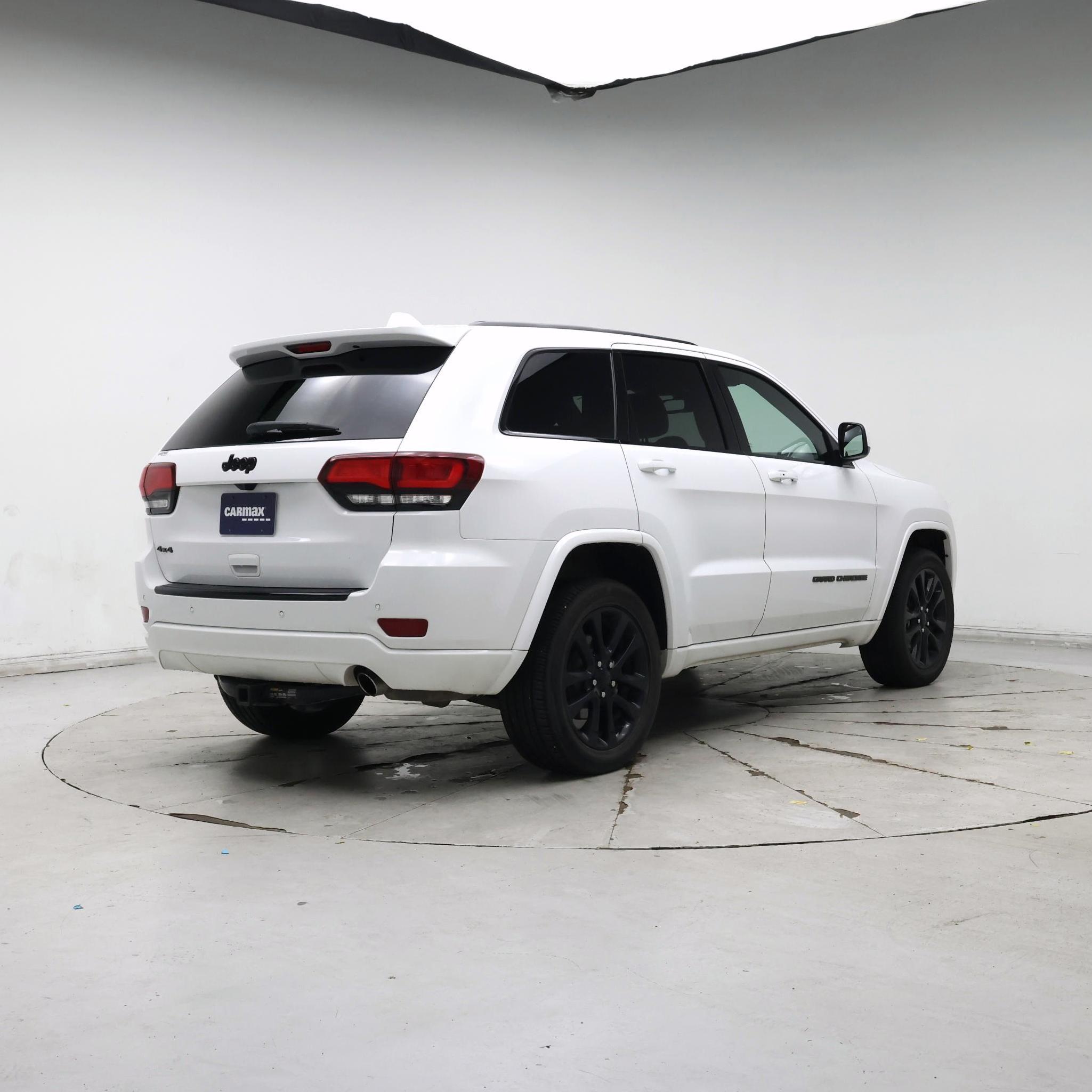 Thumbnail: 2018 Jeep Grand Cherokee - 8