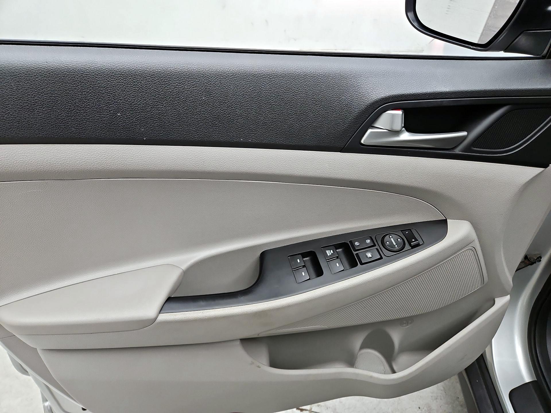 Thumbnail: 2019 Hyundai Tucson - 12