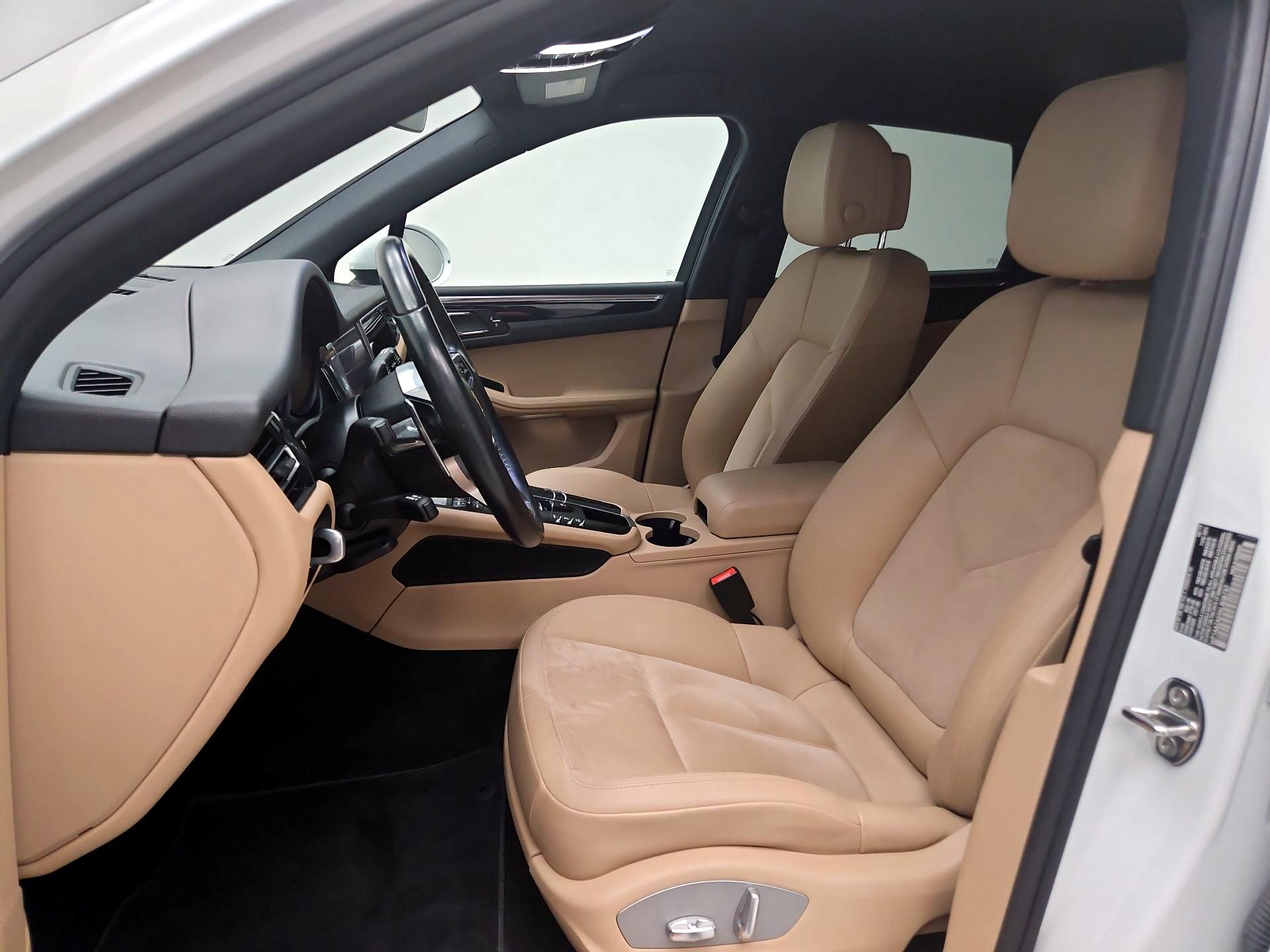 Thumbnail: 2019 Porsche Macan - 11
