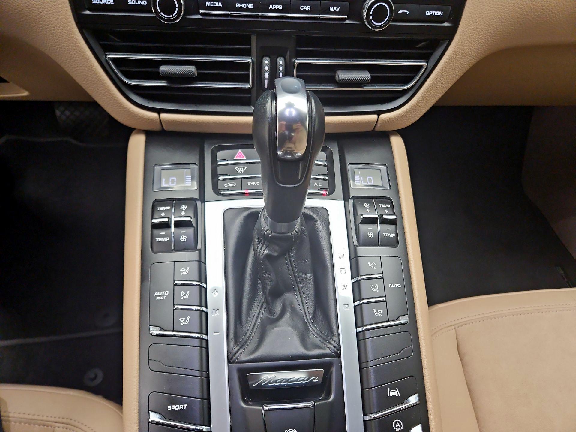 Thumbnail: 2019 Porsche Macan - 18