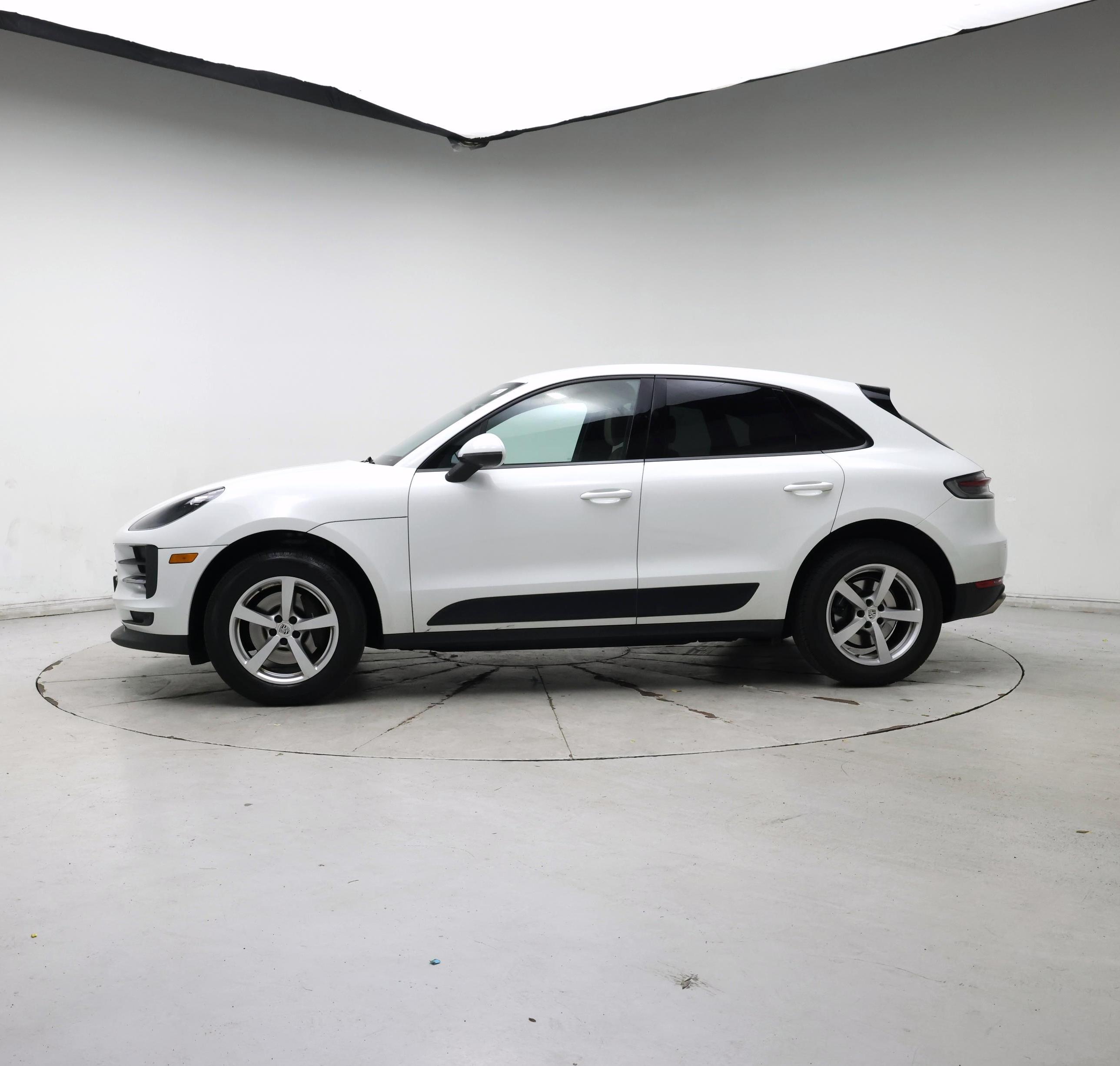 Thumbnail: 2019 Porsche Macan - 3
