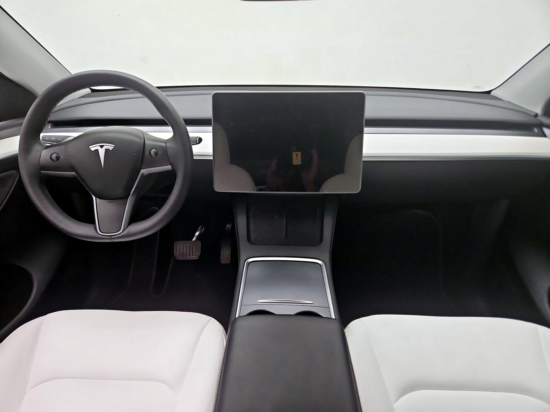 Thumbnail: 2024 Tesla Model Y - 9