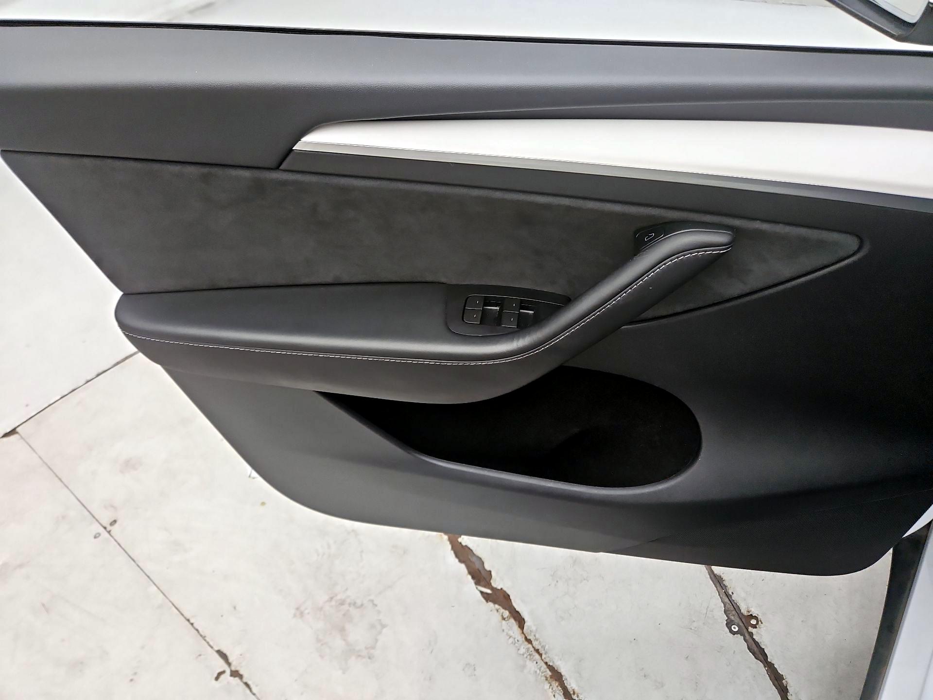 Thumbnail: 2024 Tesla Model Y - 12
