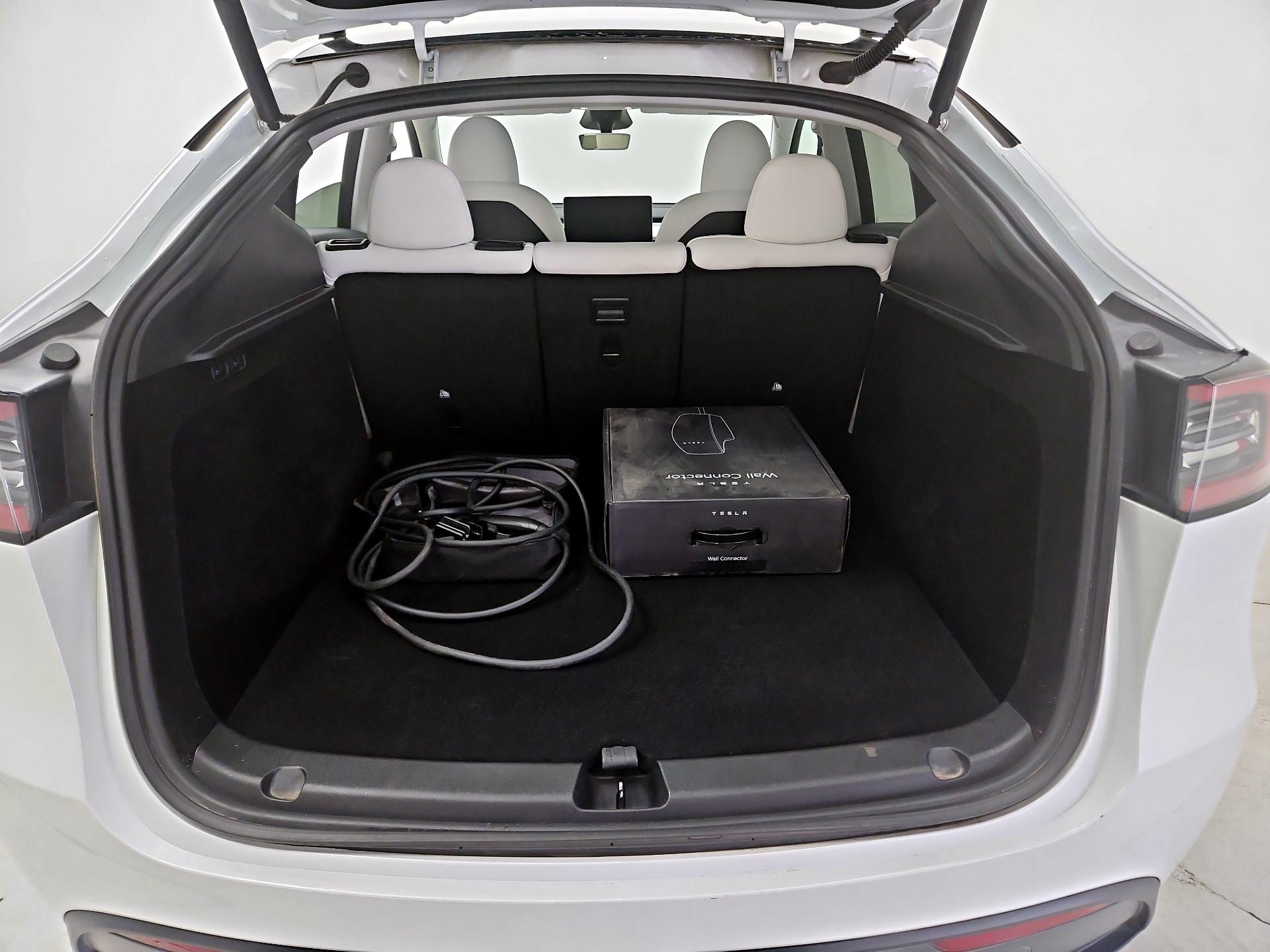 Thumbnail: 2024 Tesla Model Y - 19