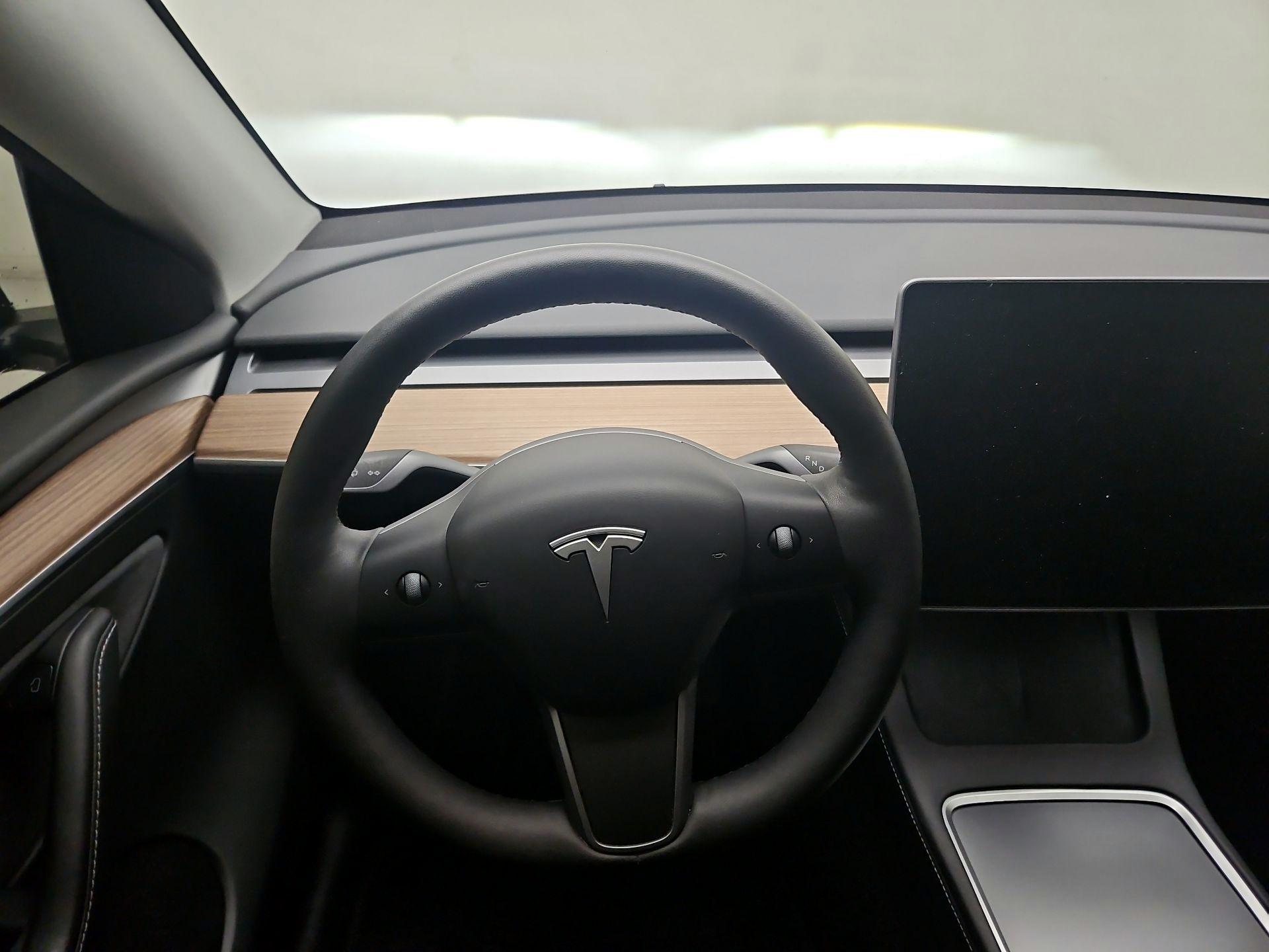 Thumbnail: 2025 Tesla Model Y - 10