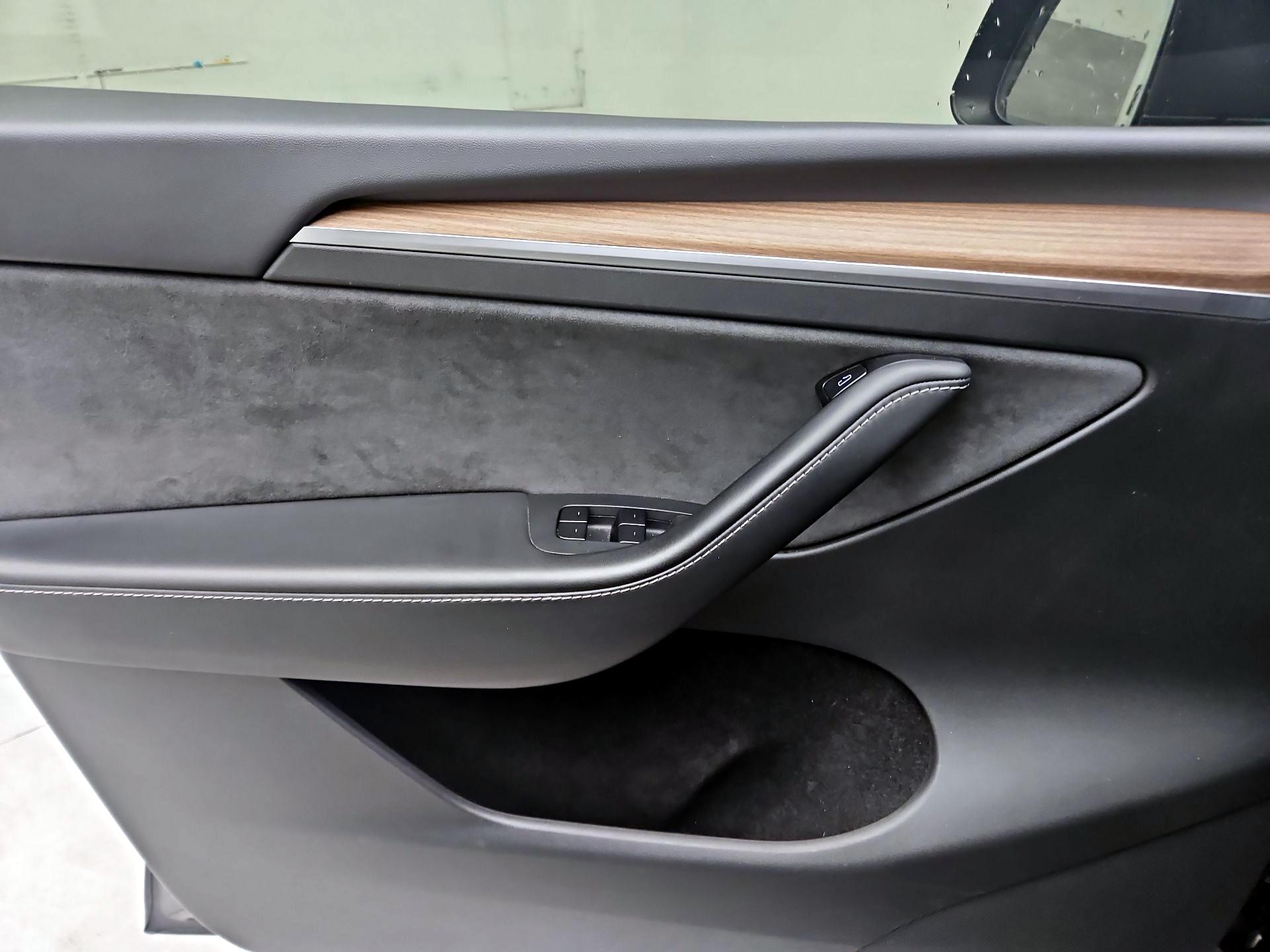 Thumbnail: 2025 Tesla Model Y - 12