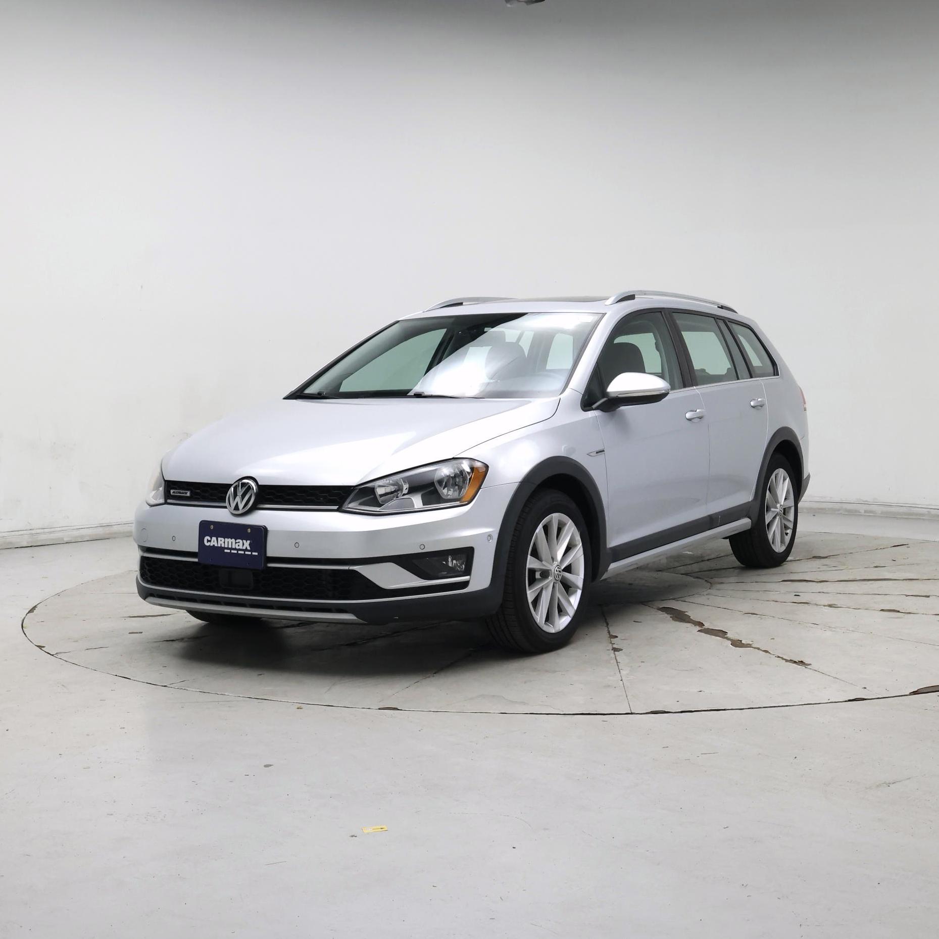 Thumbnail: 2017 Volkswagen Golf - 4