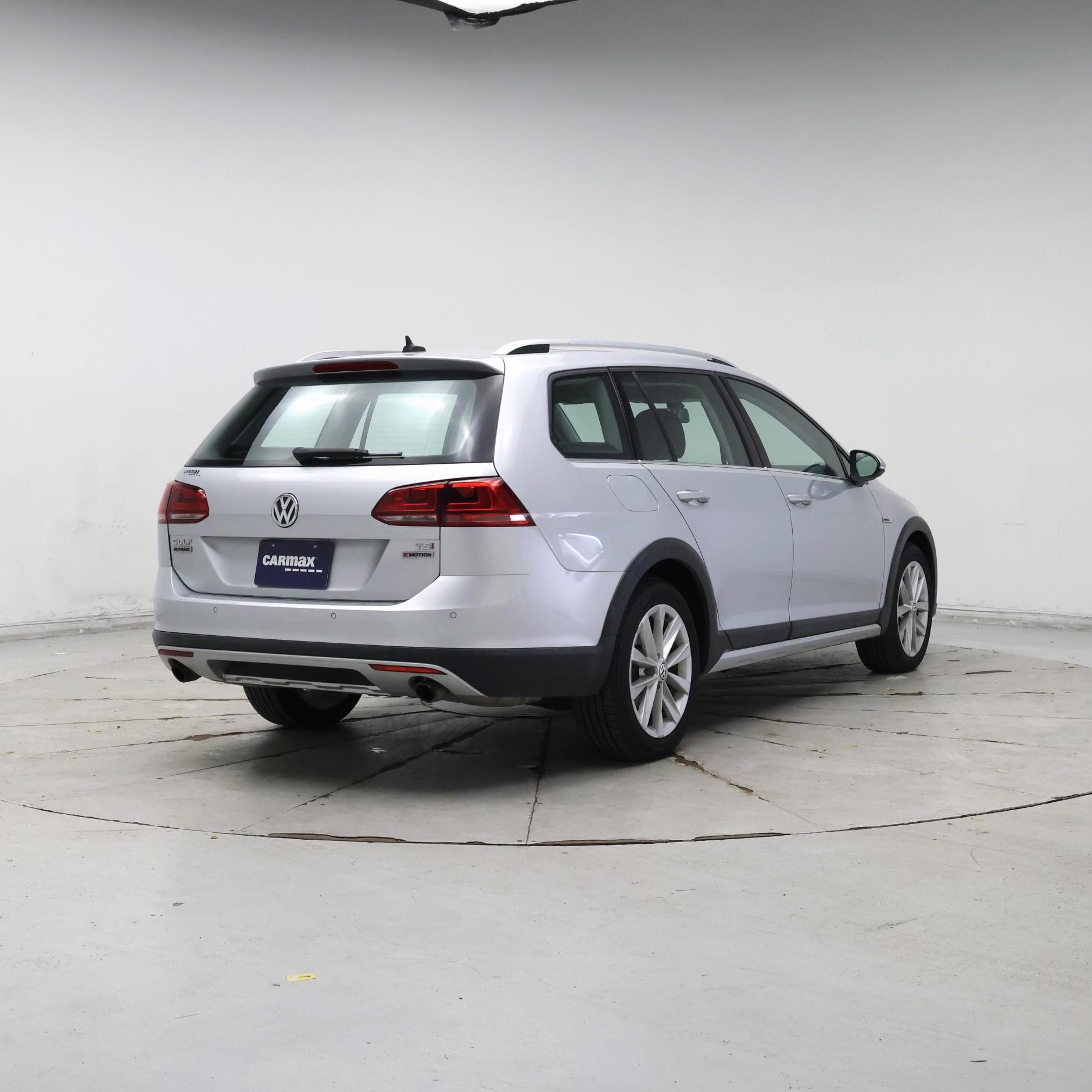 Thumbnail: 2017 Volkswagen Golf - 8