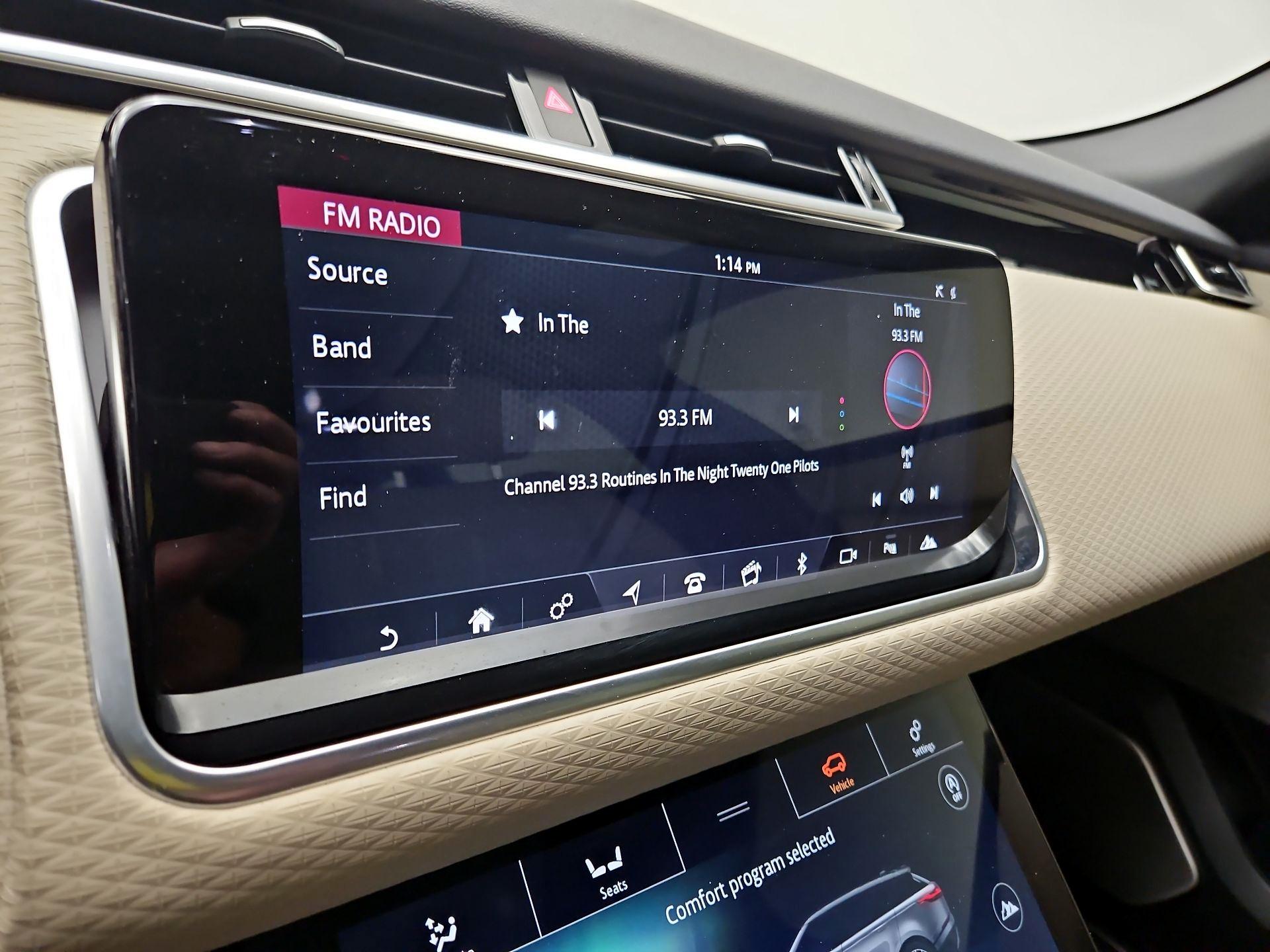 Thumbnail: 2020 Land Rover Range Rover Velar - 14