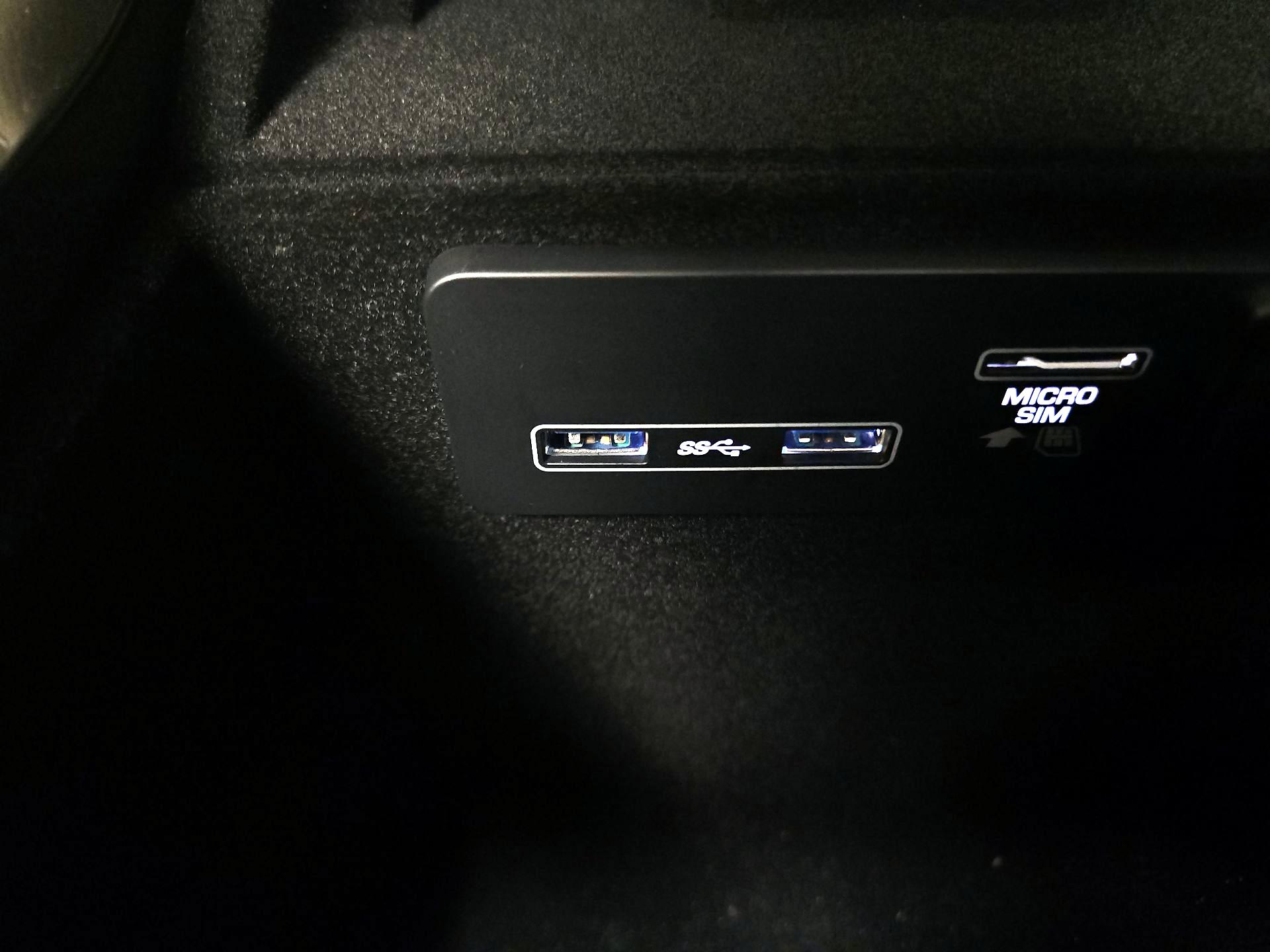 Thumbnail: 2020 Land Rover Range Rover Velar - 17