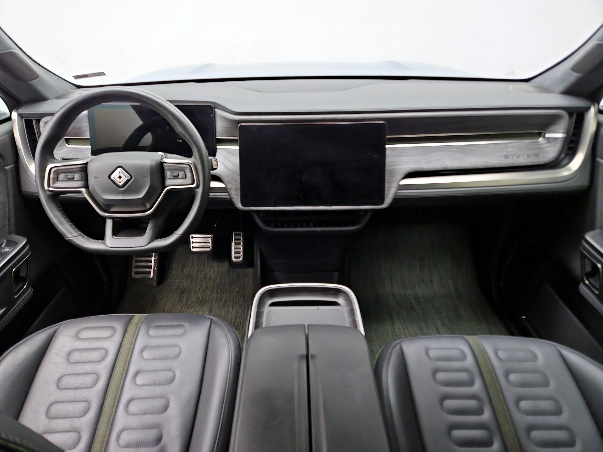 Thumbnail: 2023 Rivian R1S - 9