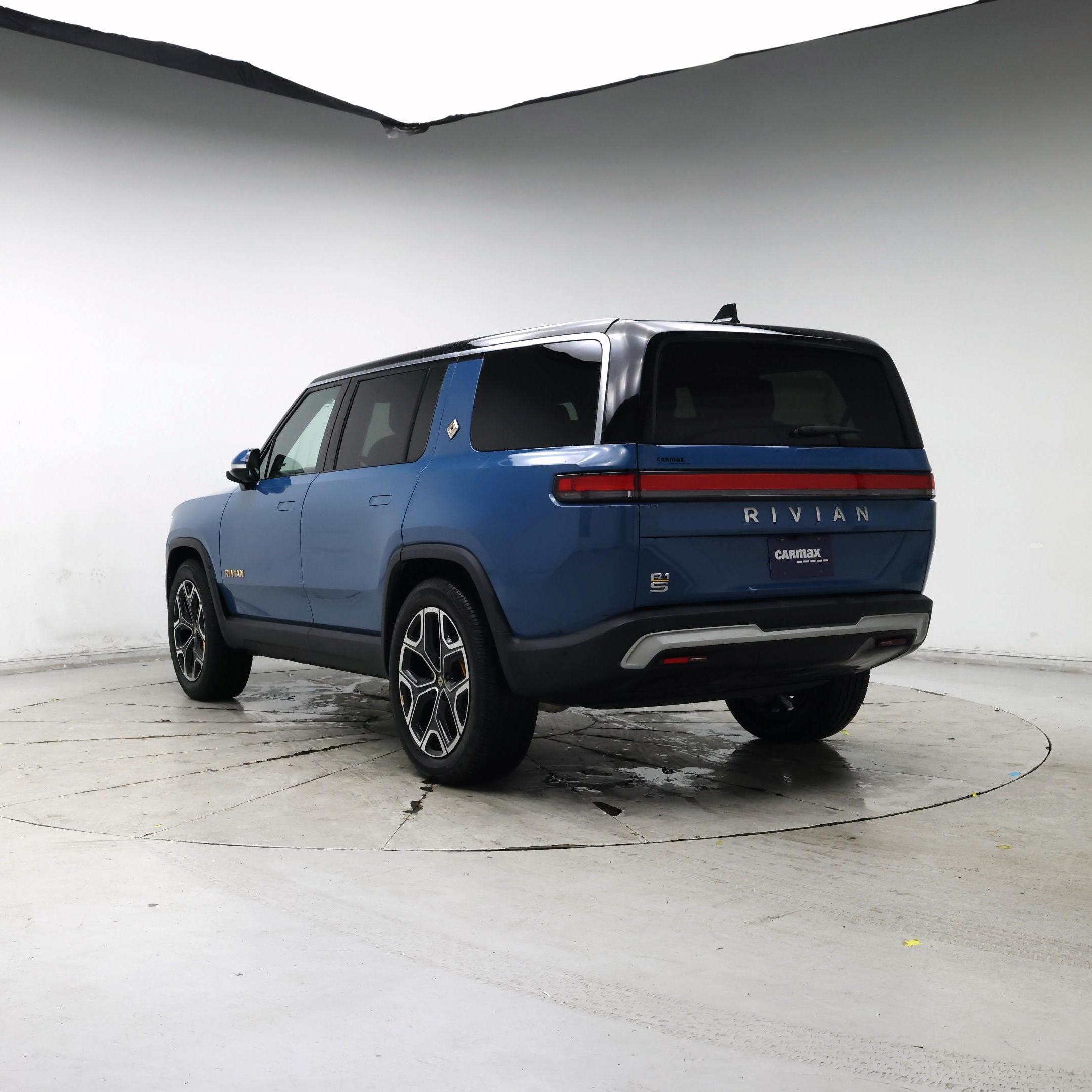 Thumbnail: 2023 Rivian R1S - 2