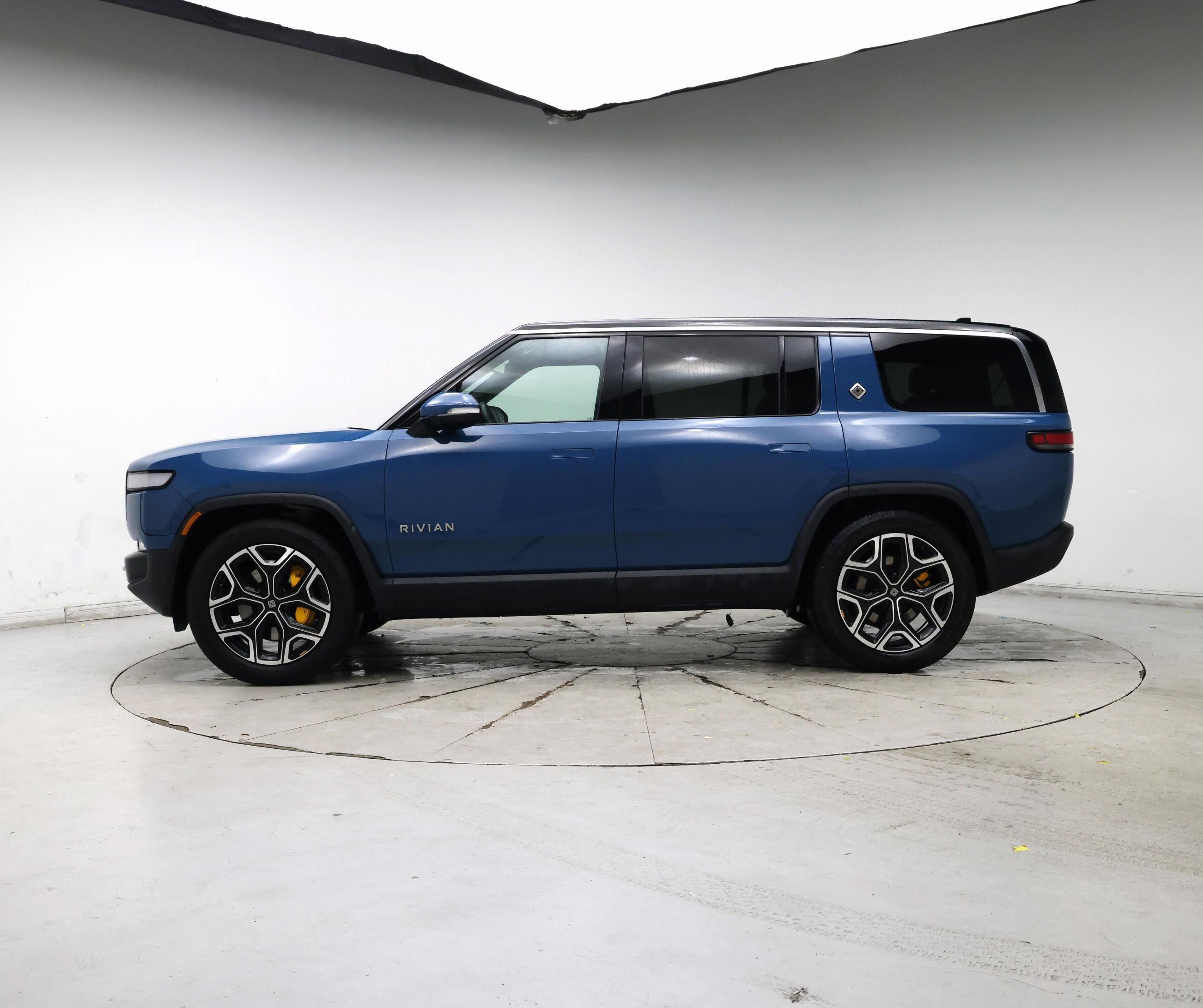 Thumbnail: 2023 Rivian R1S - 3