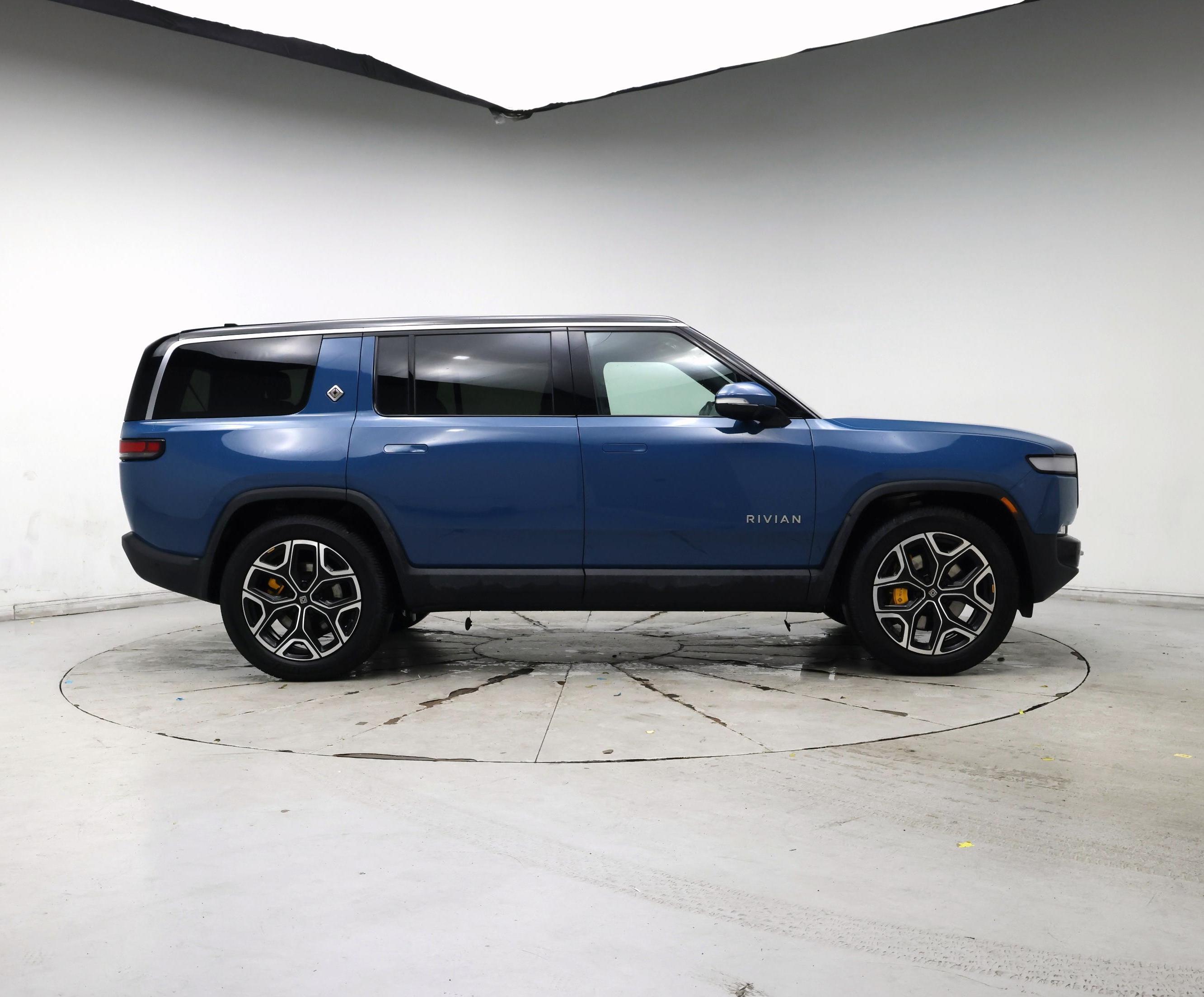 Thumbnail: 2023 Rivian R1S - 7