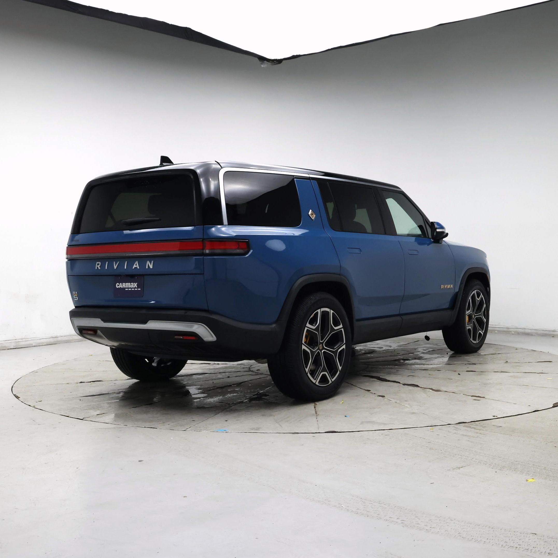 Thumbnail: 2023 Rivian R1S - 8