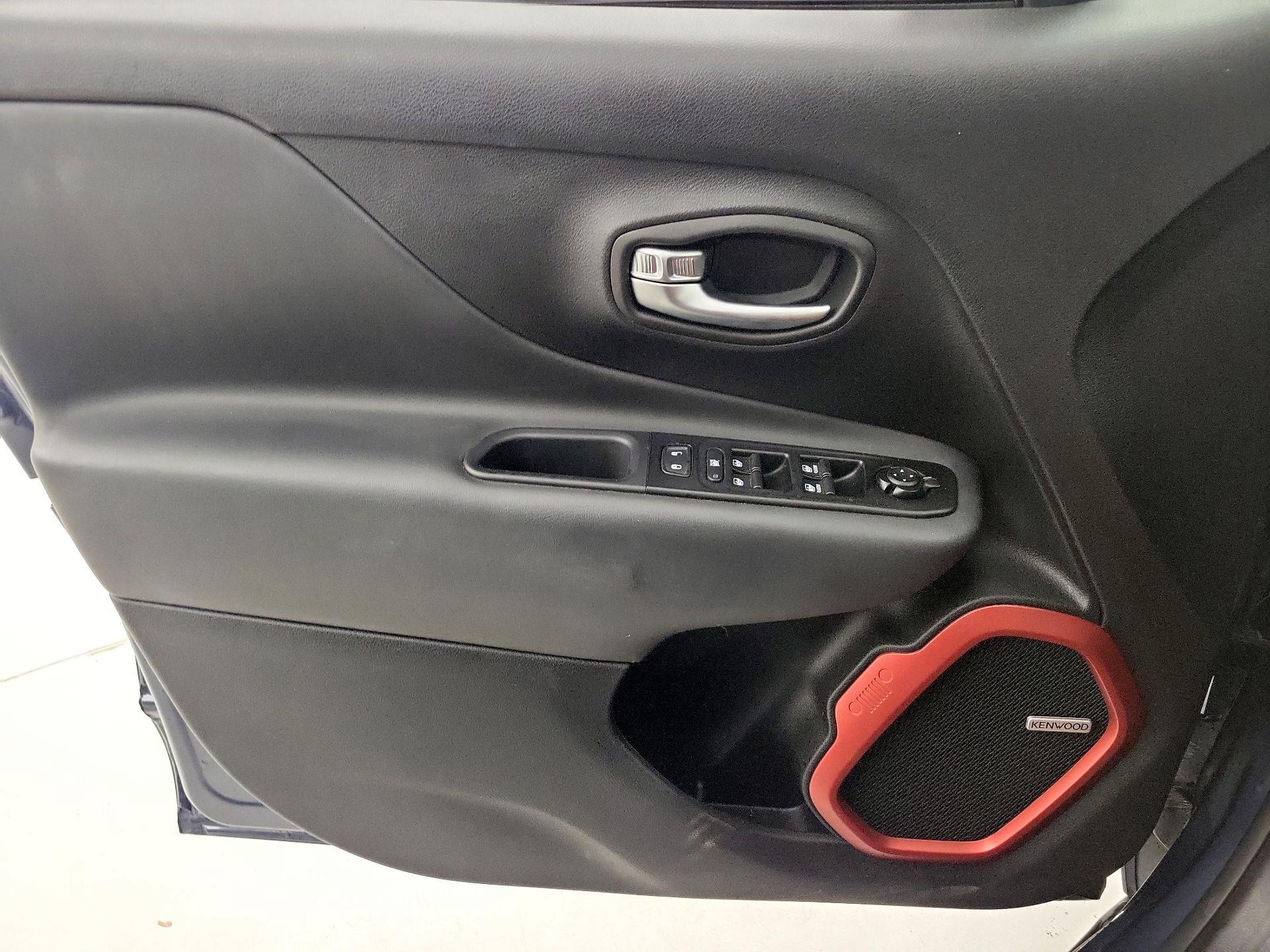Thumbnail: 2021 Jeep Renegade - 12