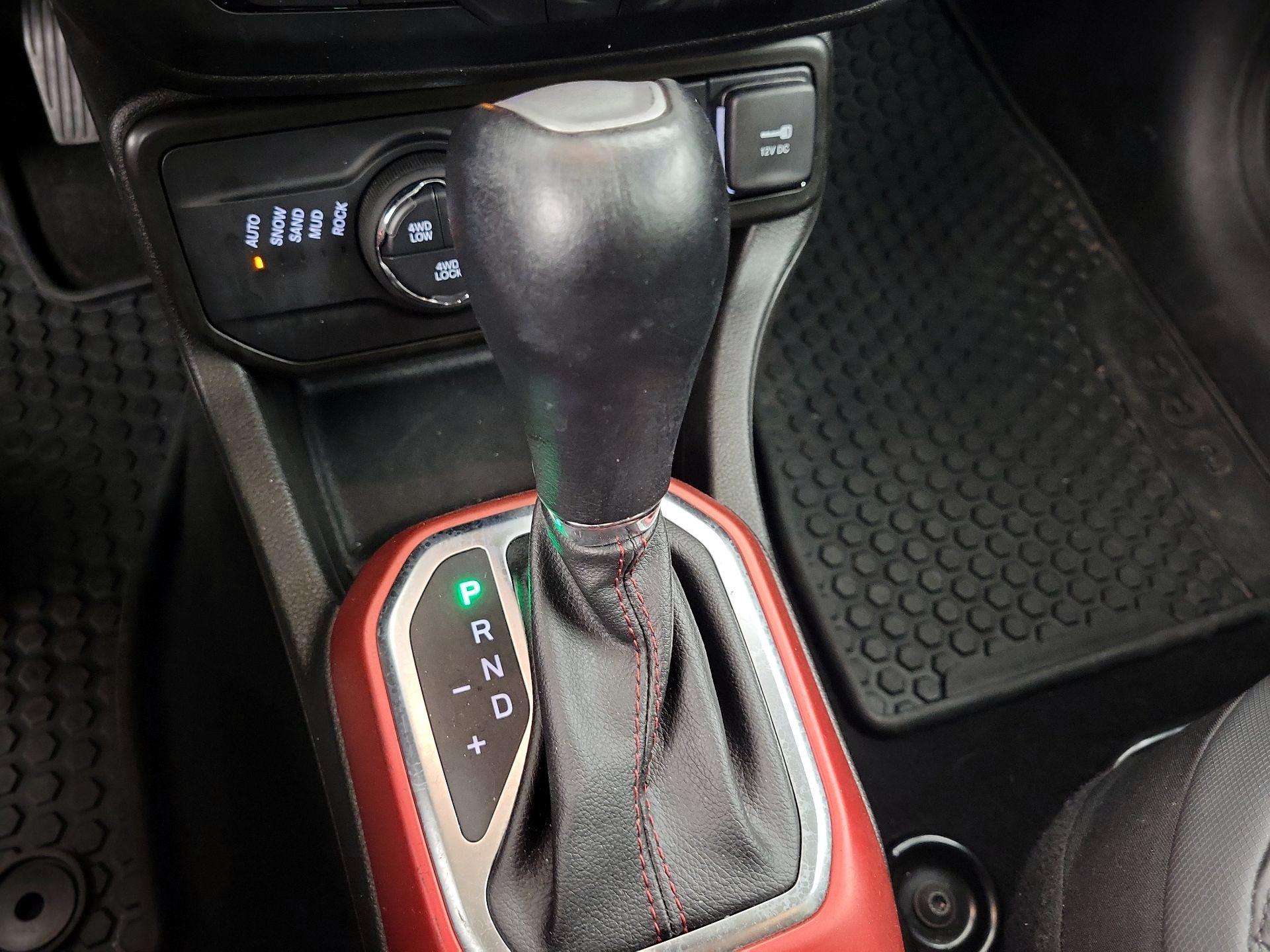 Thumbnail: 2021 Jeep Renegade - 17