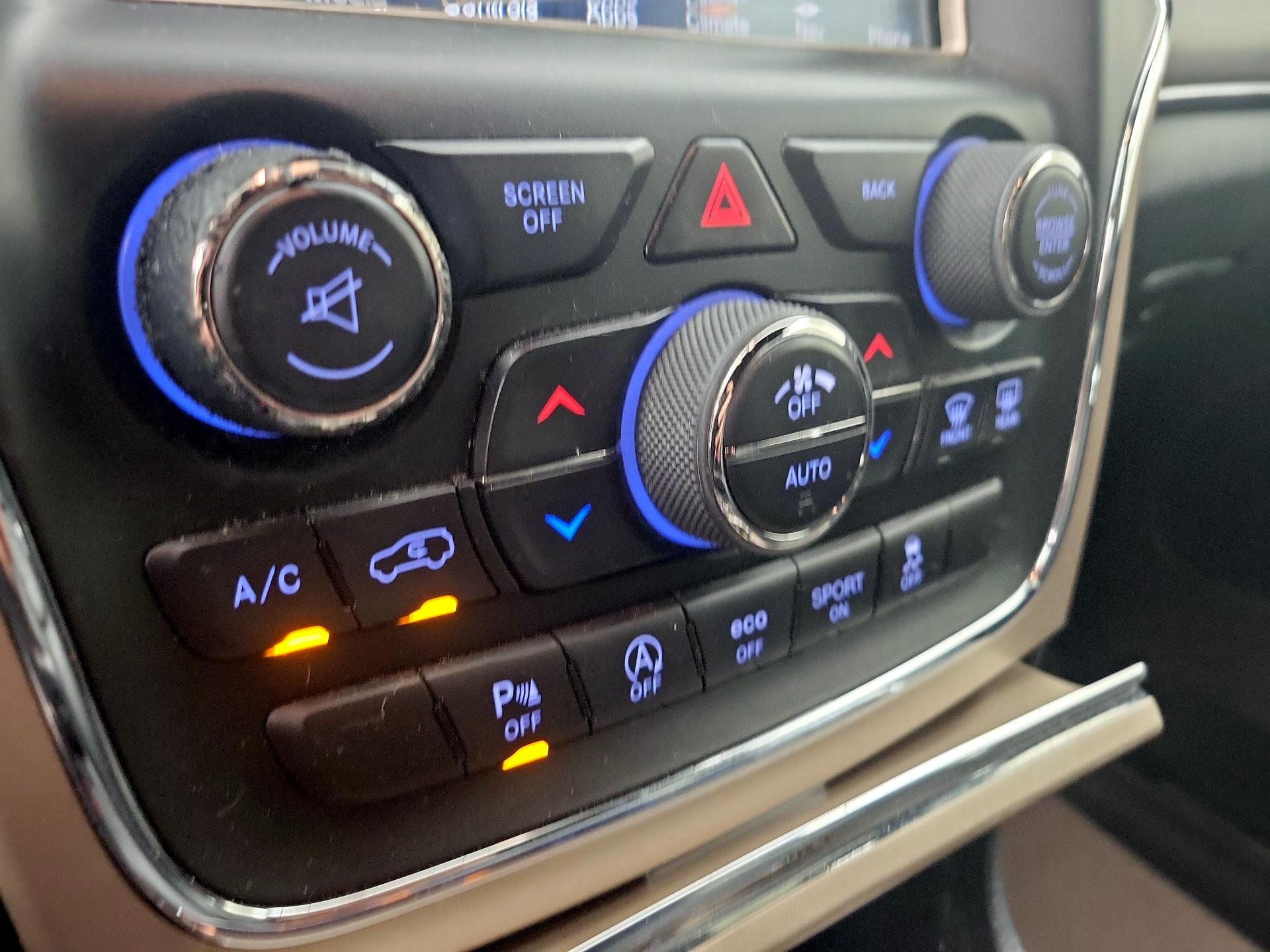 Thumbnail: 2017 Jeep Grand Cherokee - 16