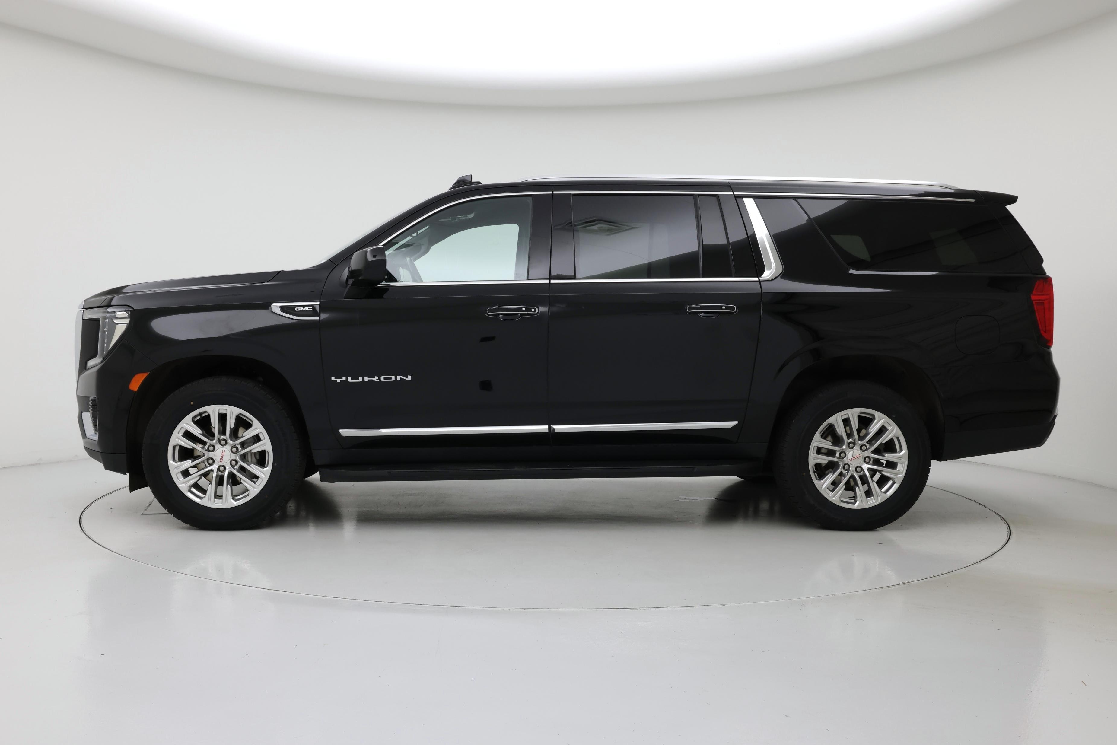 Thumbnail: 2022 GMC Yukon XL - 3