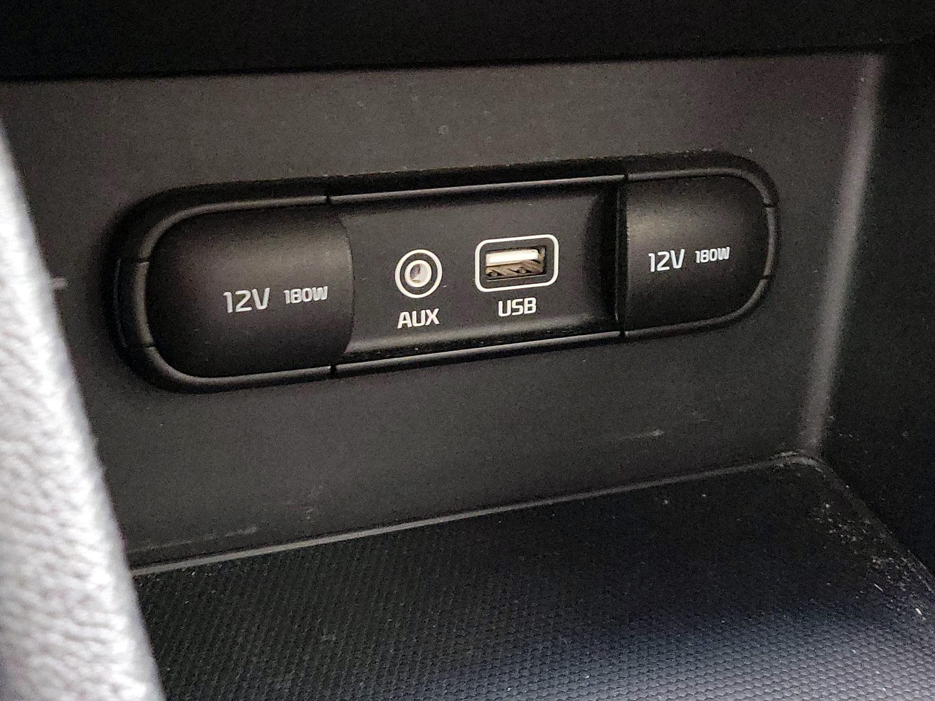 Thumbnail: 2017 Kia Niro - 19