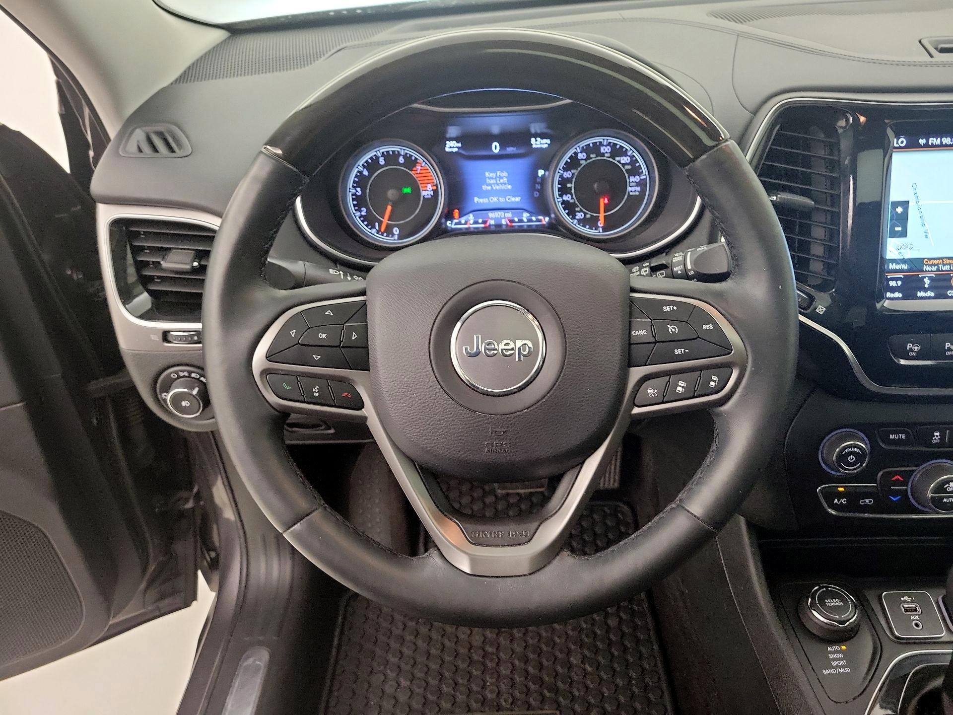 Thumbnail: 2019 Jeep Cherokee - 10