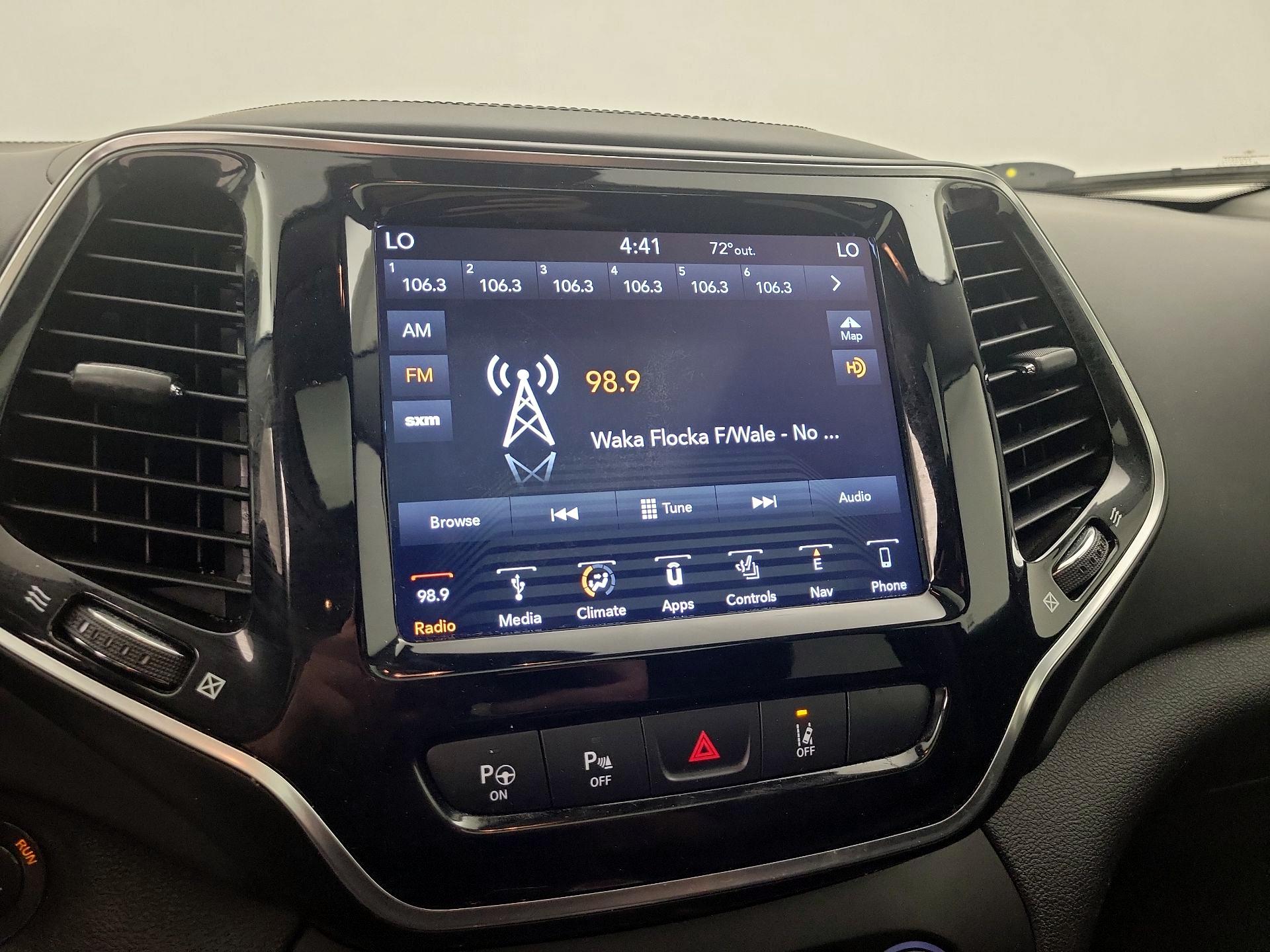 Thumbnail: 2019 Jeep Cherokee - 16