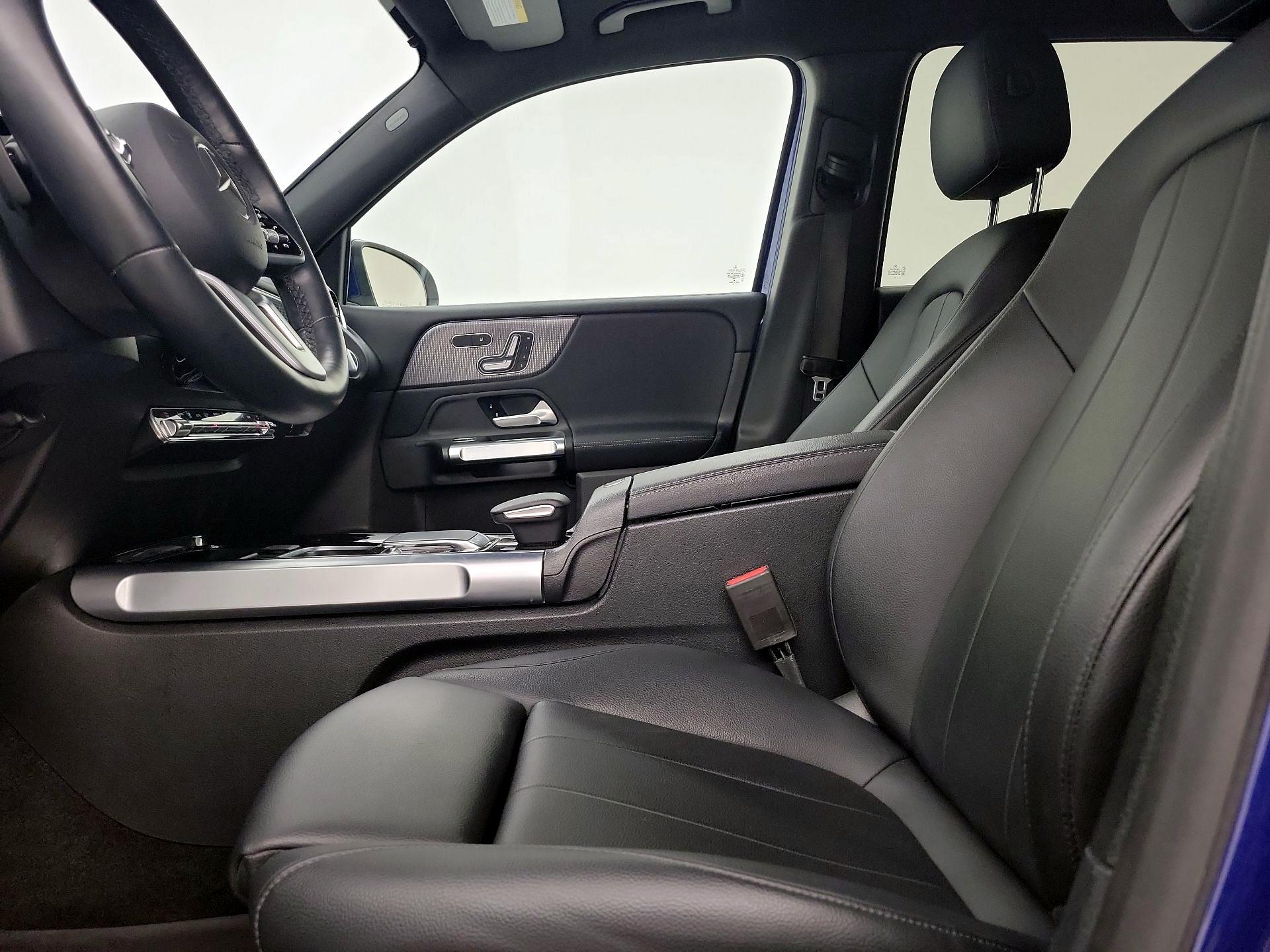 Thumbnail: 2020 Mercedes-Benz GLB - 11