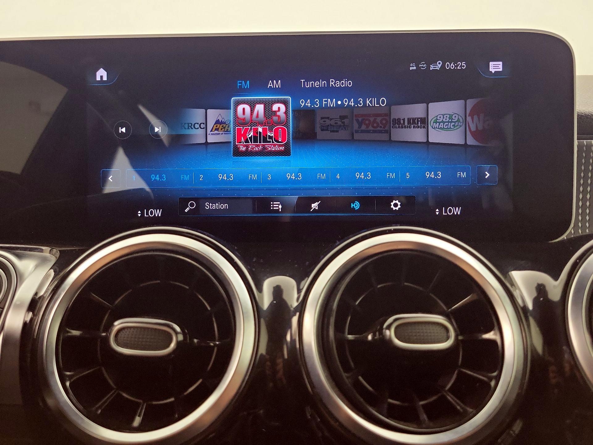 Thumbnail: 2020 Mercedes-Benz GLB - 15