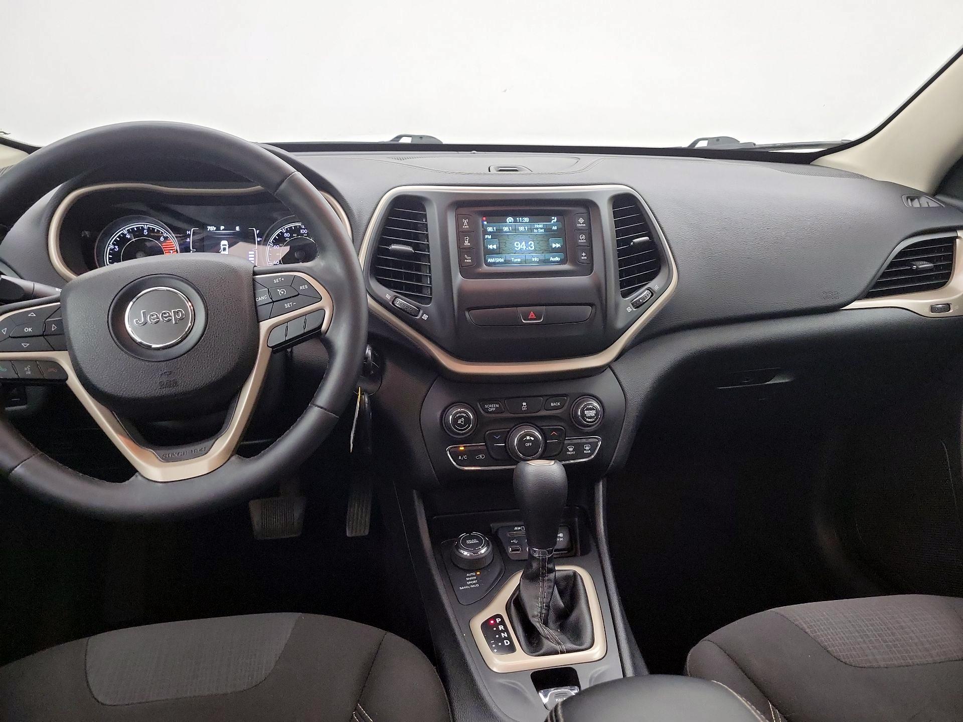 Thumbnail: 2017 Jeep Cherokee - 9