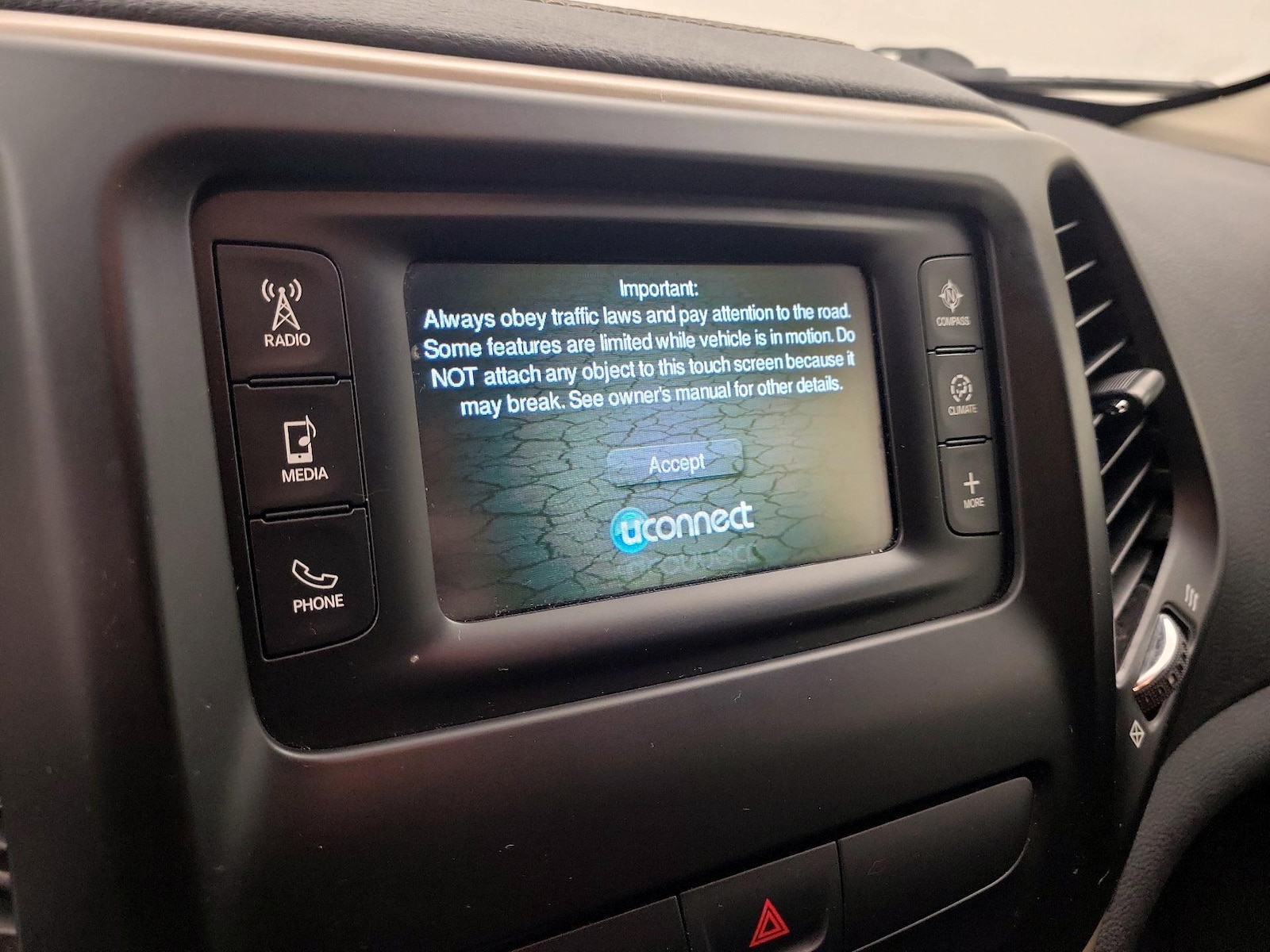 2017 Jeep Cherokee Latitude - Photo 16