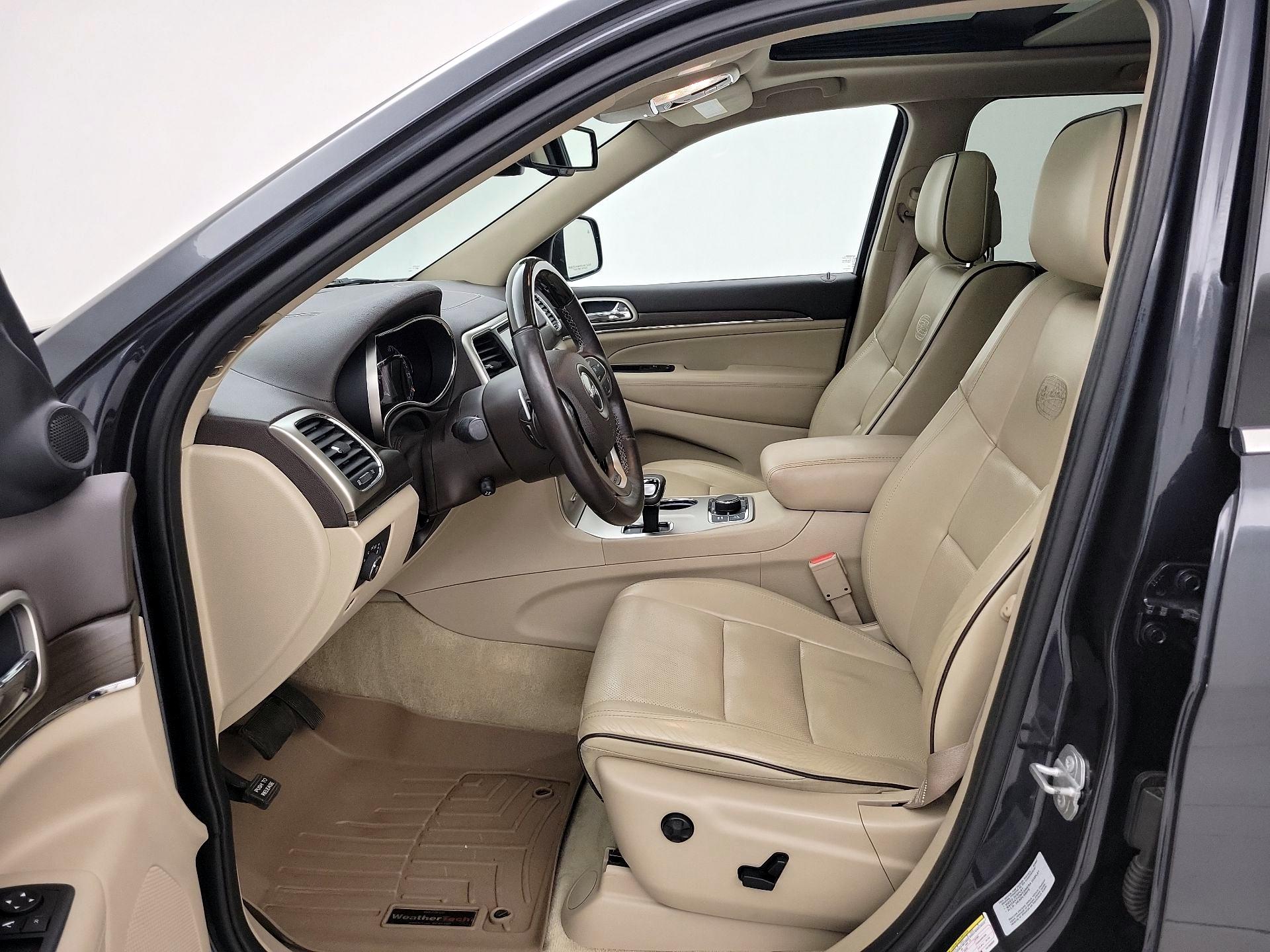 Thumbnail: 2015 Jeep Grand Cherokee - 11