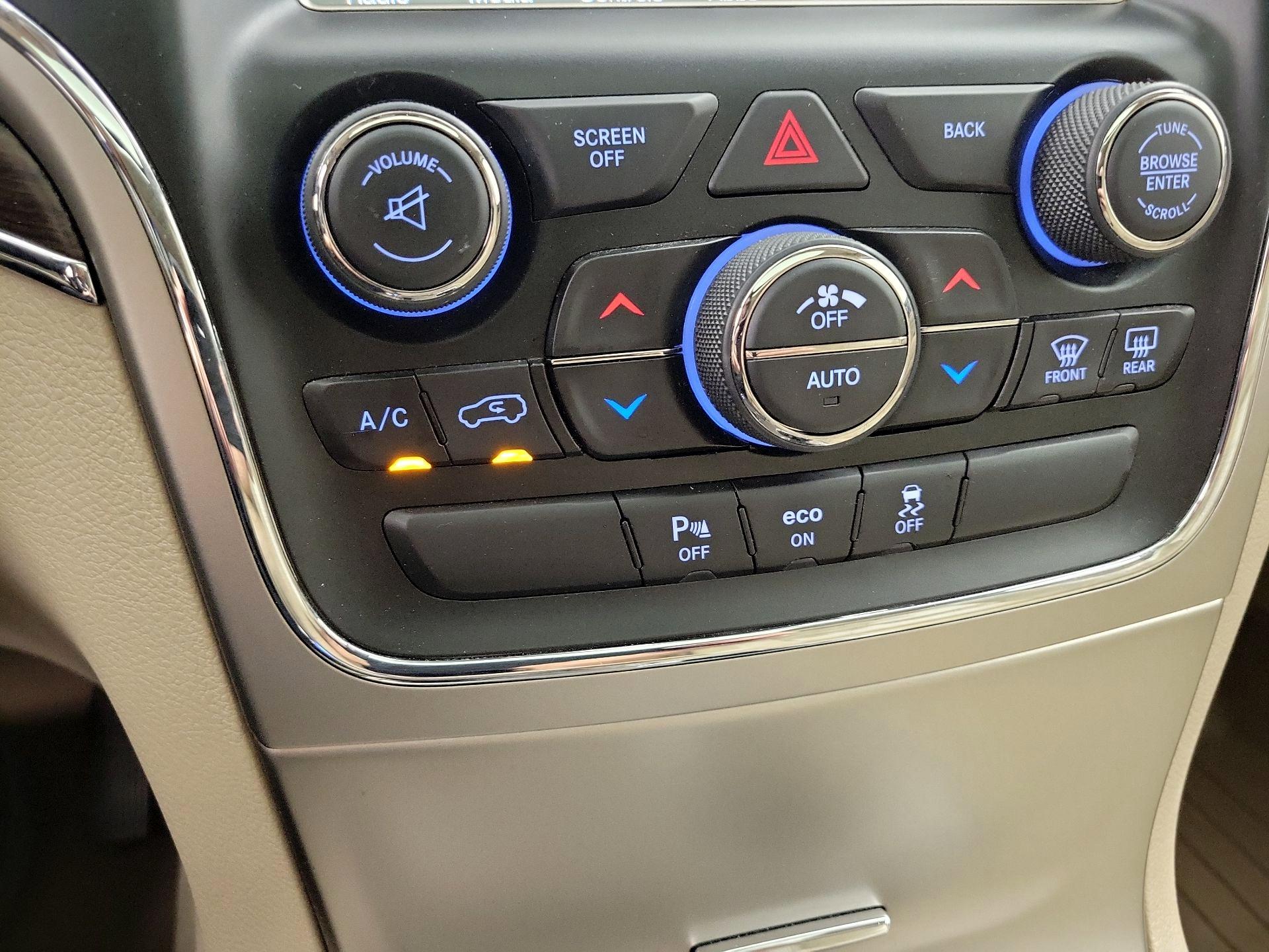 Thumbnail: 2015 Jeep Grand Cherokee - 17