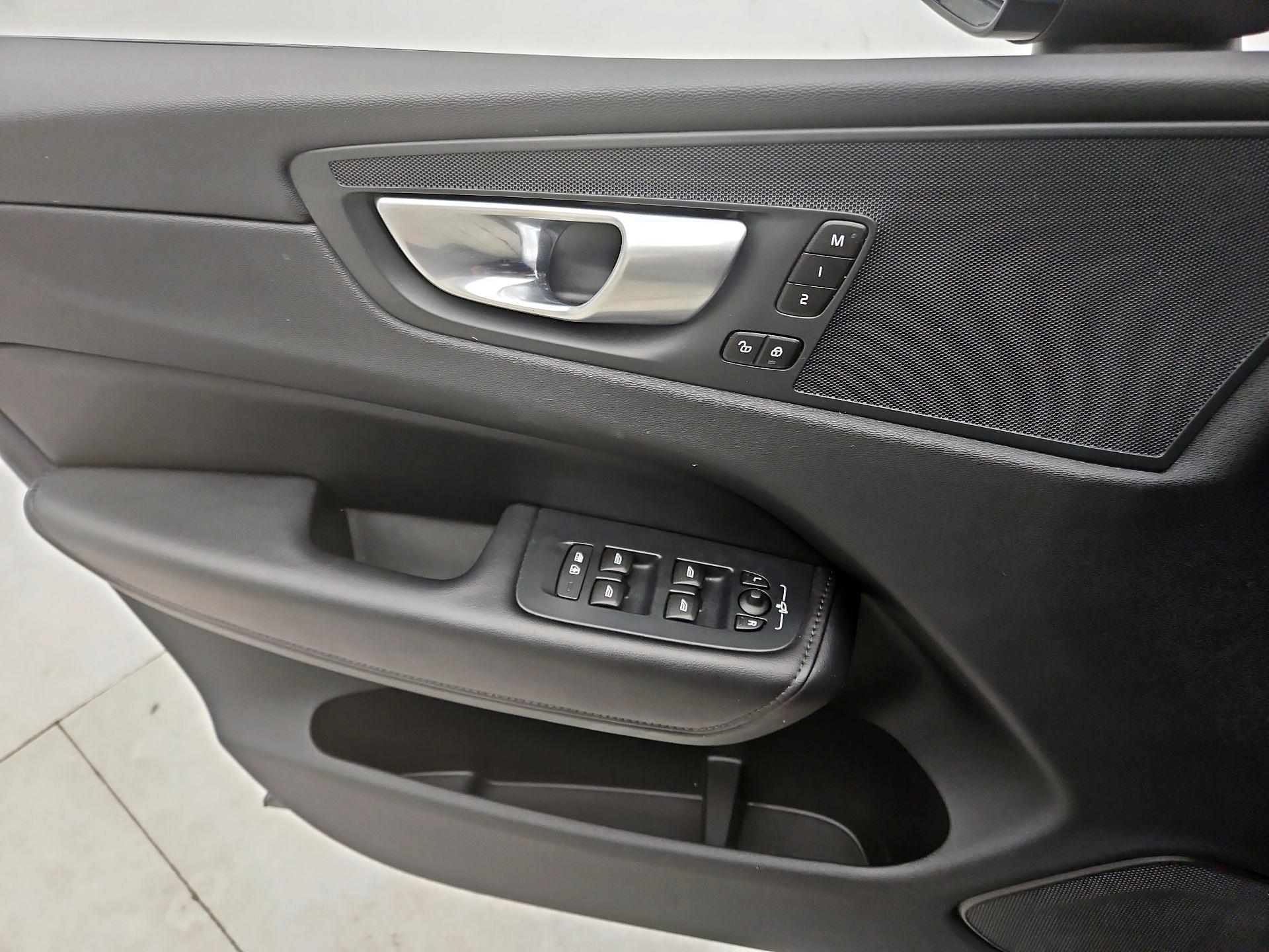 Thumbnail: 2024 Volvo XC60 - 12
