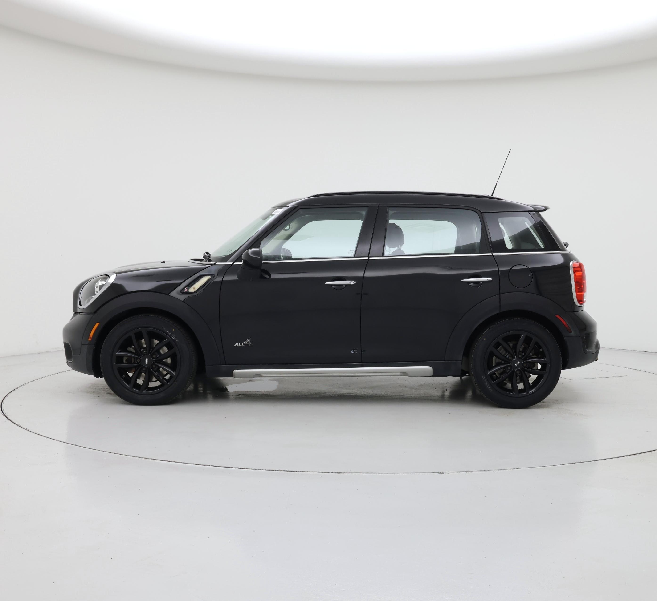 Thumbnail: 2016 MINI Cooper Countryman - 3