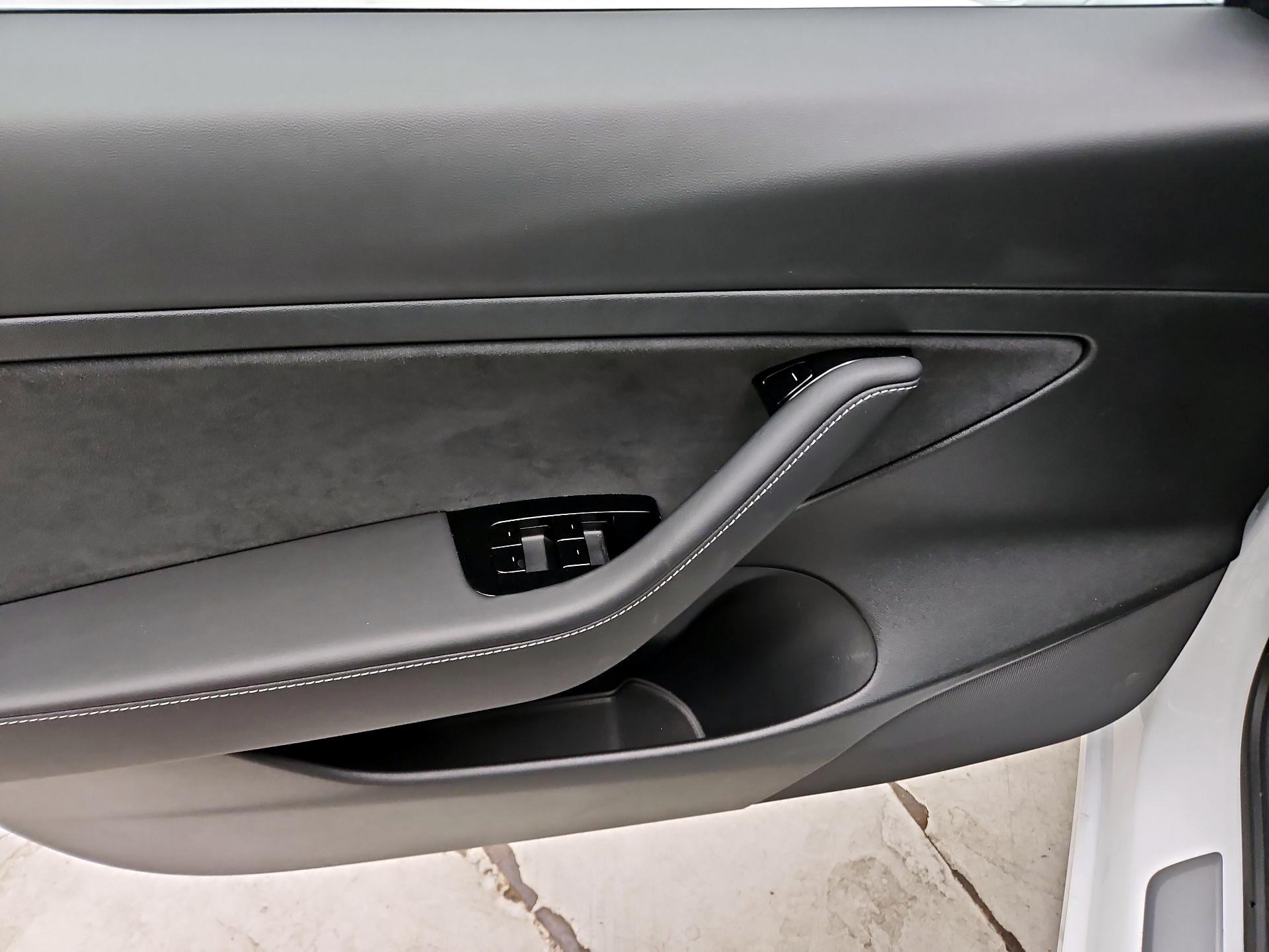 Thumbnail: 2020 Tesla Model 3 - 12