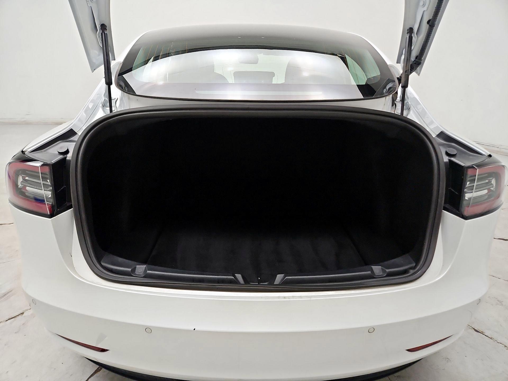 Thumbnail: 2020 Tesla Model 3 - 20