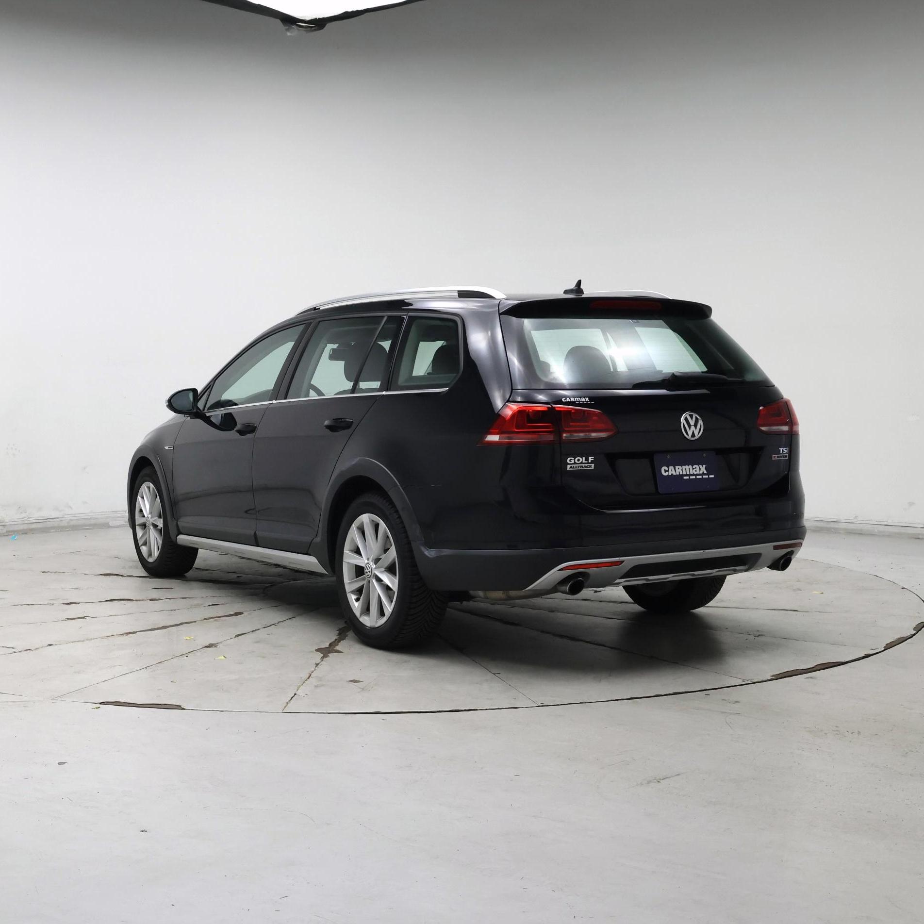 Thumbnail: 2017 Volkswagen Golf - 2