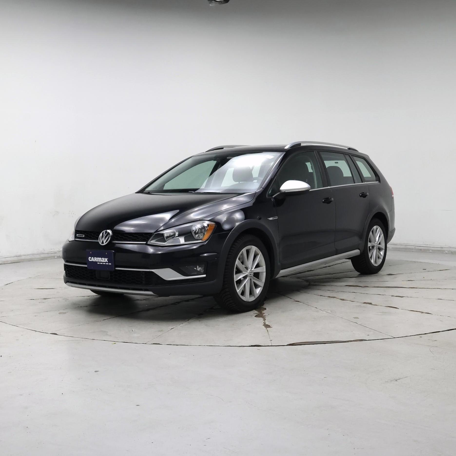 Thumbnail: 2017 Volkswagen Golf - 4