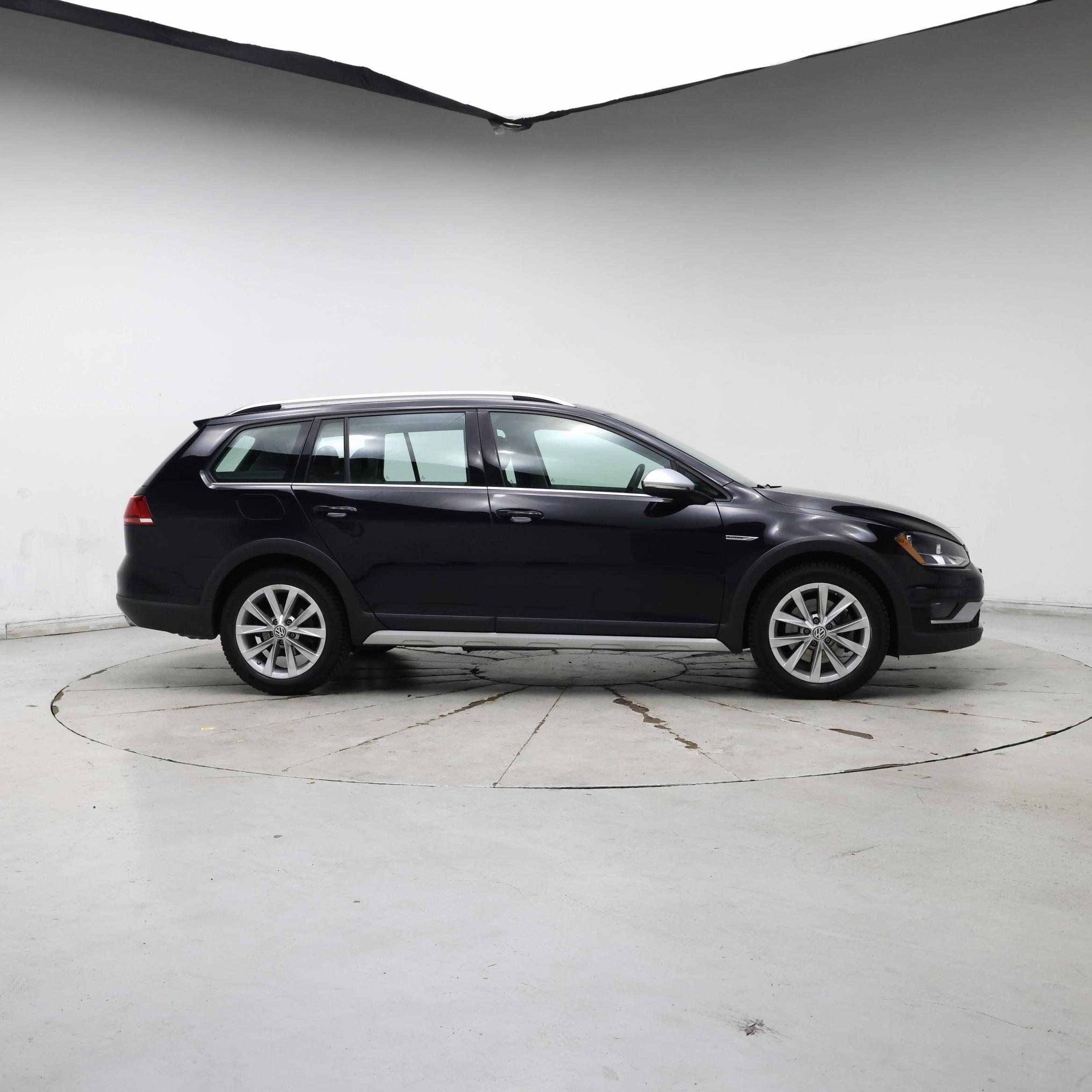 Thumbnail: 2017 Volkswagen Golf - 7